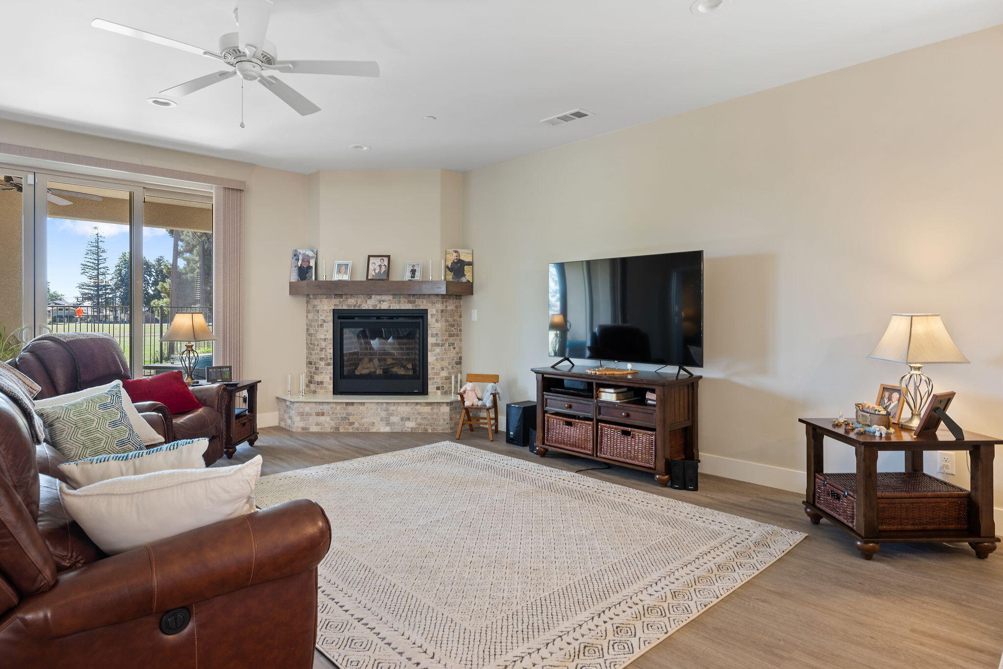 570 Little Ln, Exeter, CA 93221