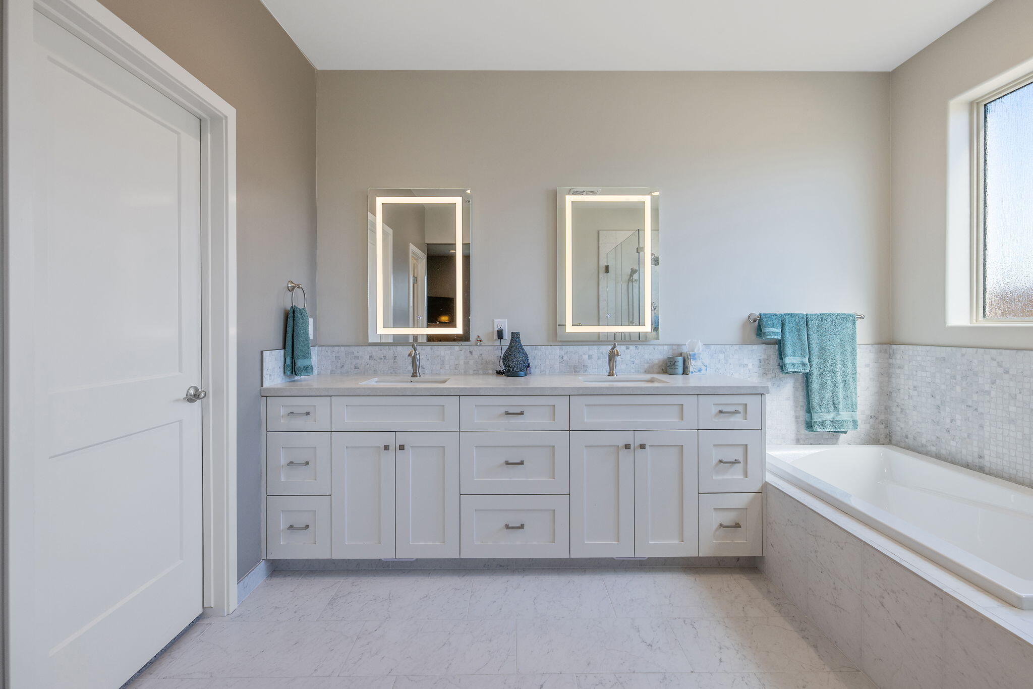 570 Little Ln, Exeter, CA 93221