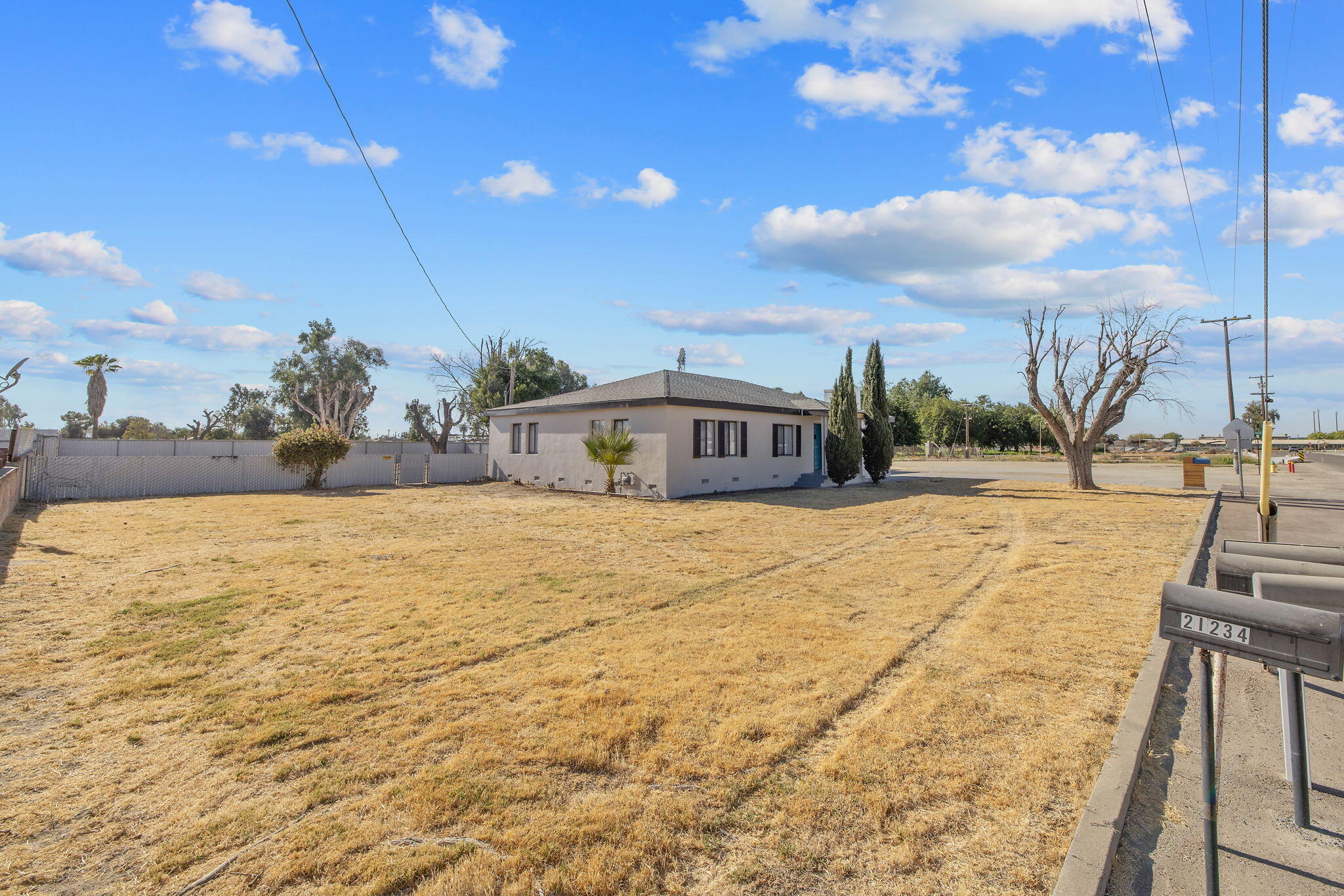 21199 S Feland Ave, Riverdale, CA 93656