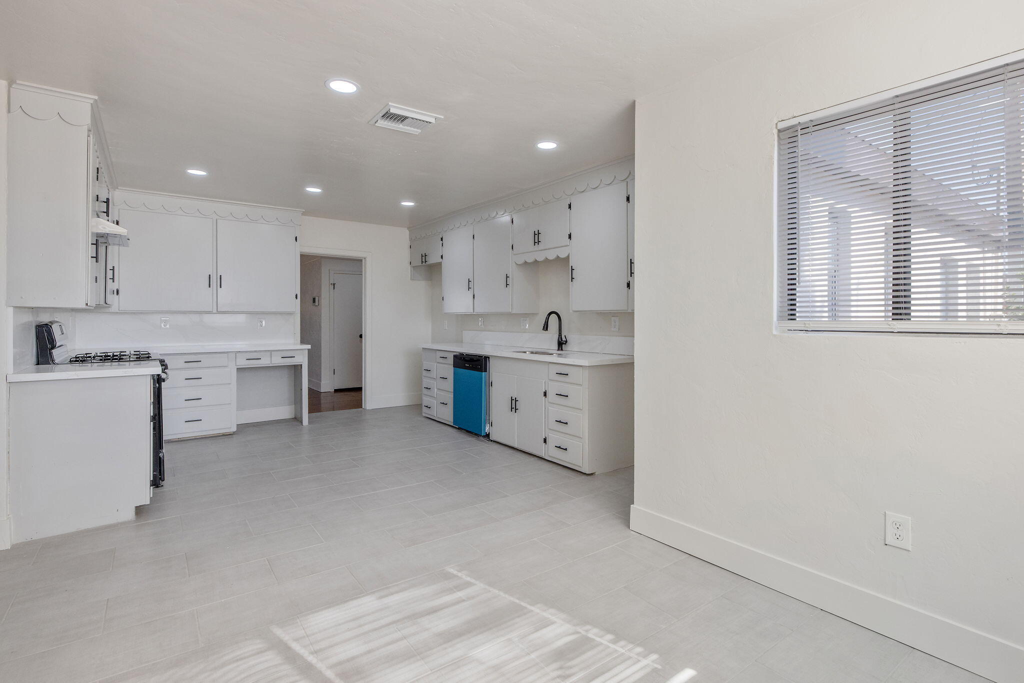 21199 S Feland Ave, Riverdale, CA 93656