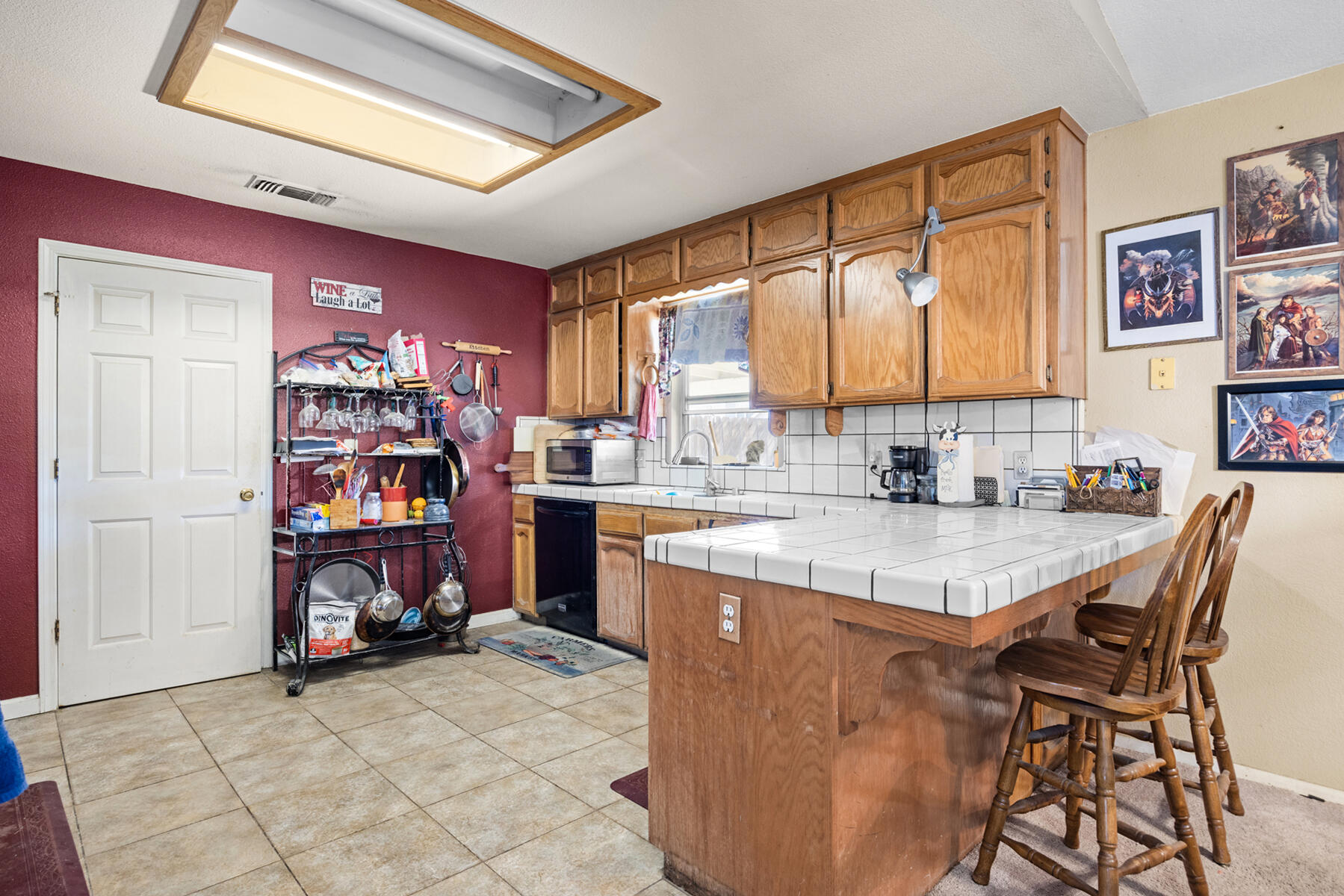 2721 E Goshen Ave, Visalia, CA 93292