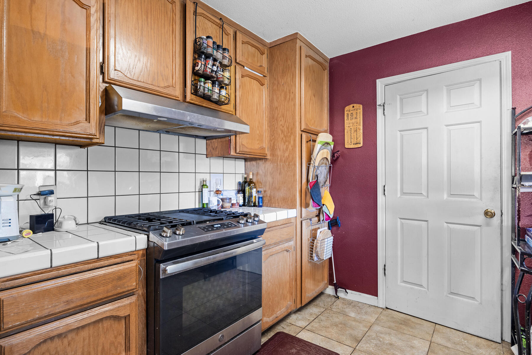 2721 E Goshen Ave, Visalia, CA 93292