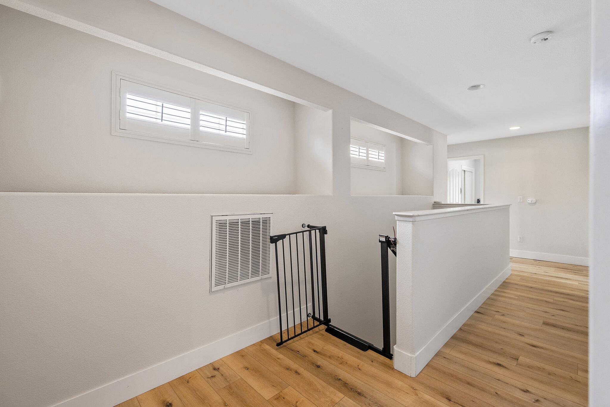 514 W Ashland Ct, Visalia, CA 93277