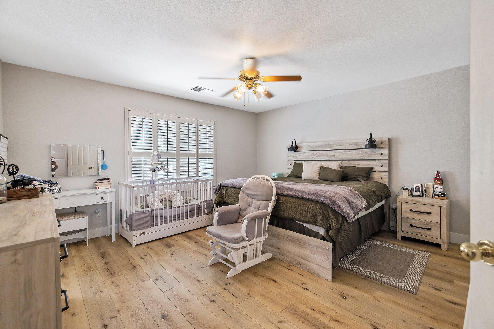 514 W Ashland Ct, Visalia, CA 93277