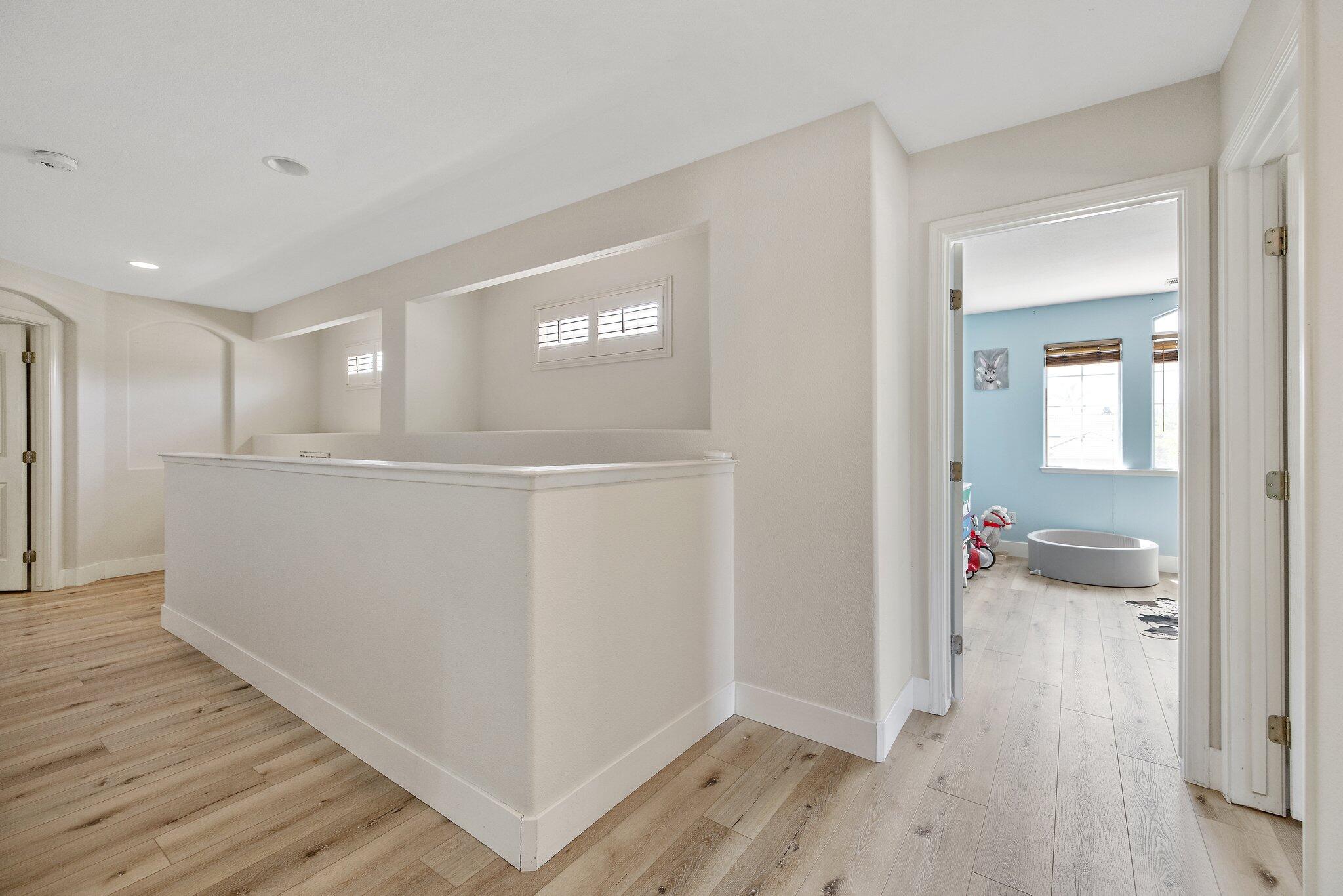 514 W Ashland Ct, Visalia, CA 93277