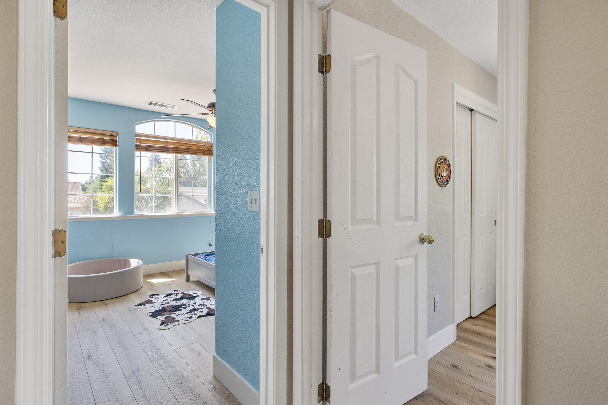 514 W Ashland Ct, Visalia, CA 93277