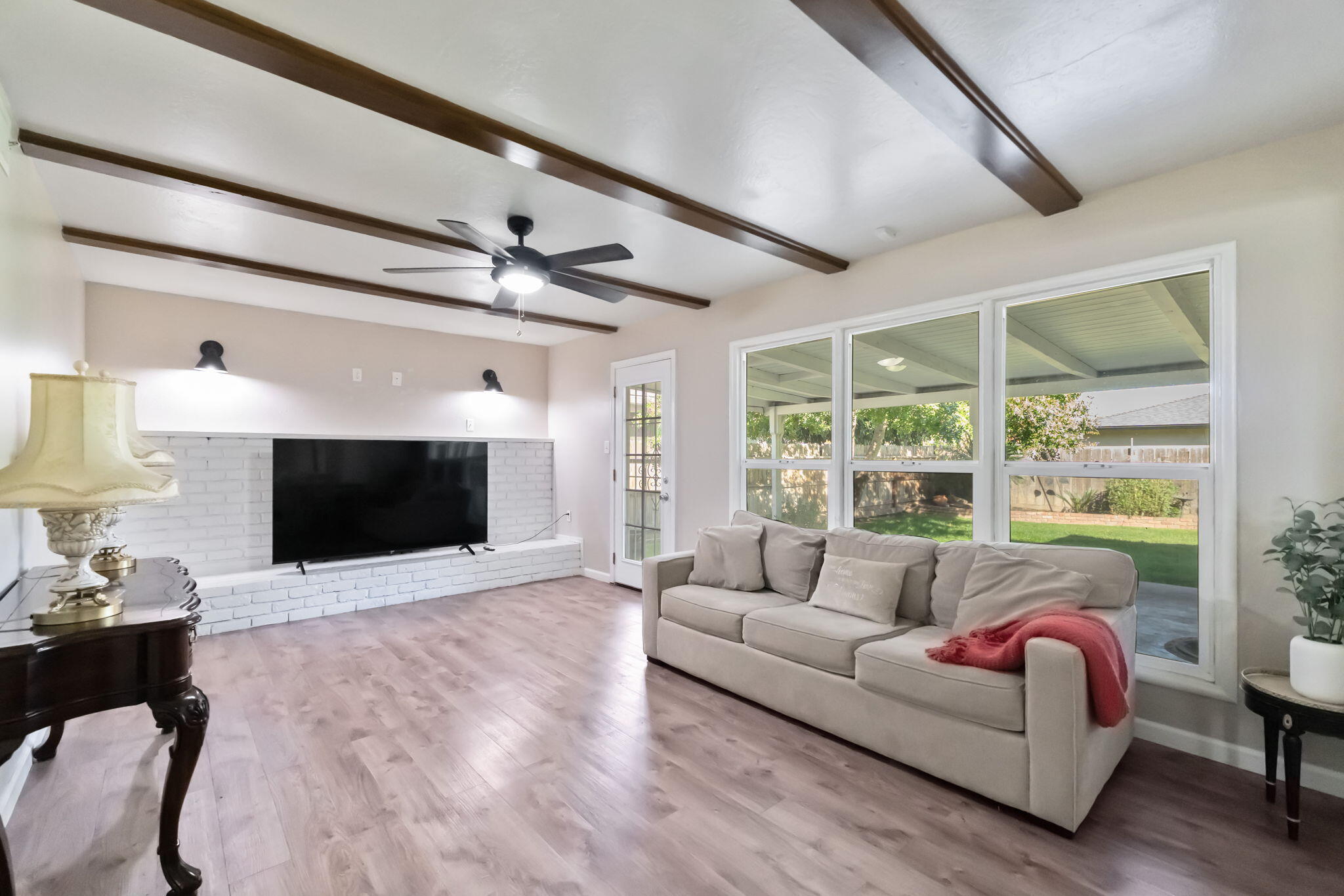 2333 E Austin Way, Fresno, CA 93726