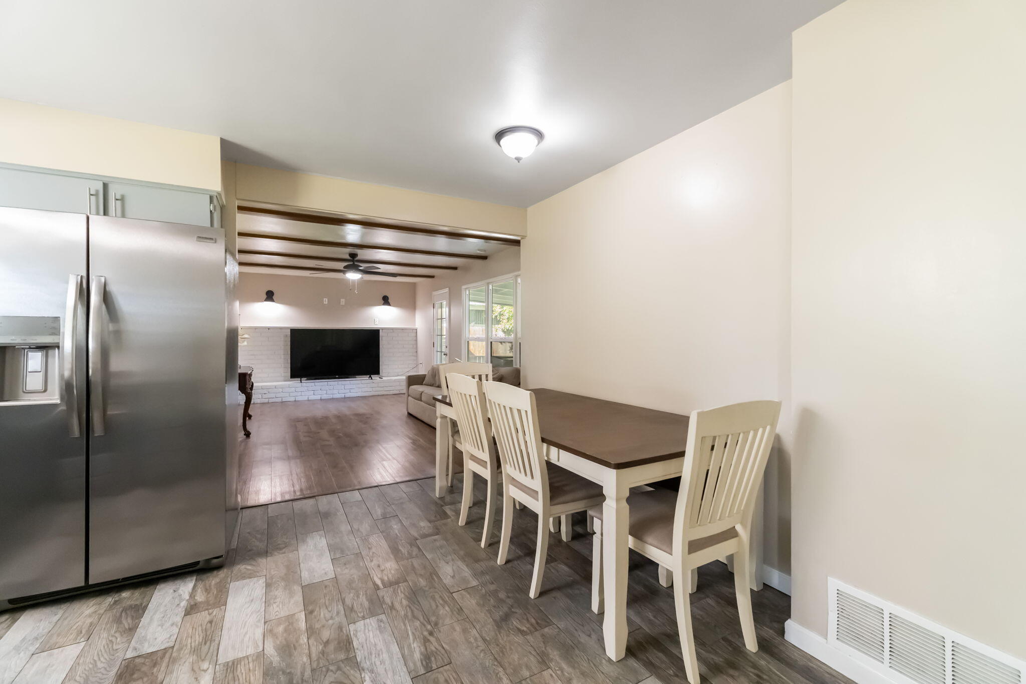 2333 E Austin Way, Fresno, CA 93726