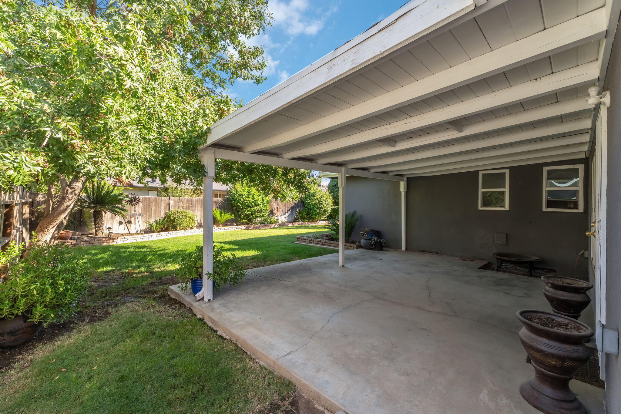 2333 E Austin Way, Fresno, CA 93726