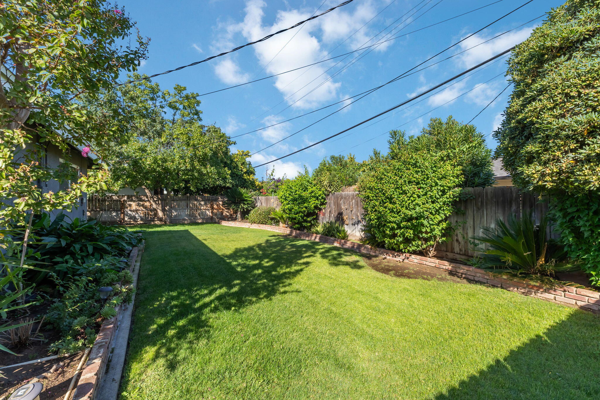 2333 E Austin Way, Fresno, CA 93726