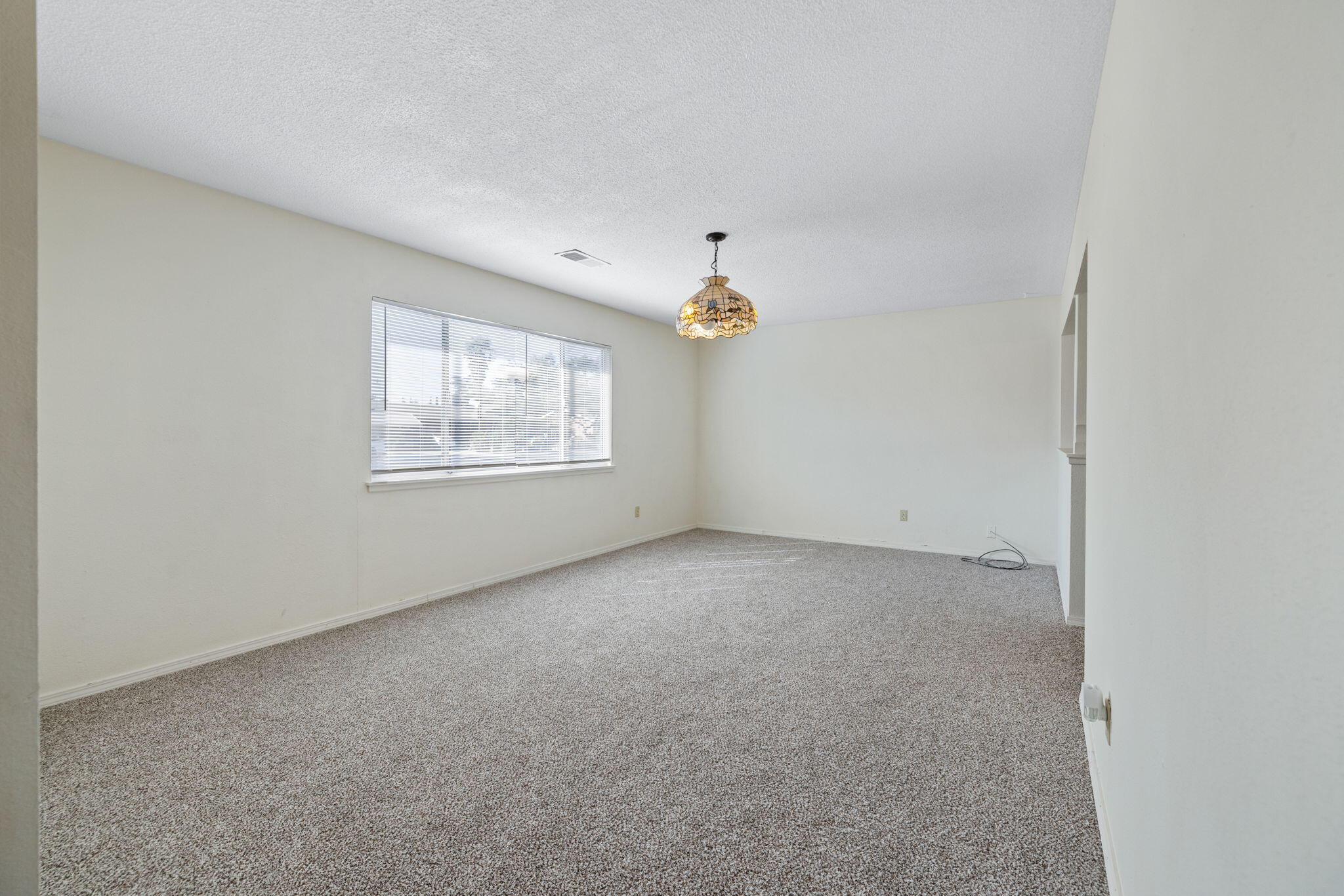 3124 W SW Tulare Ave, Visalia, CA 93277