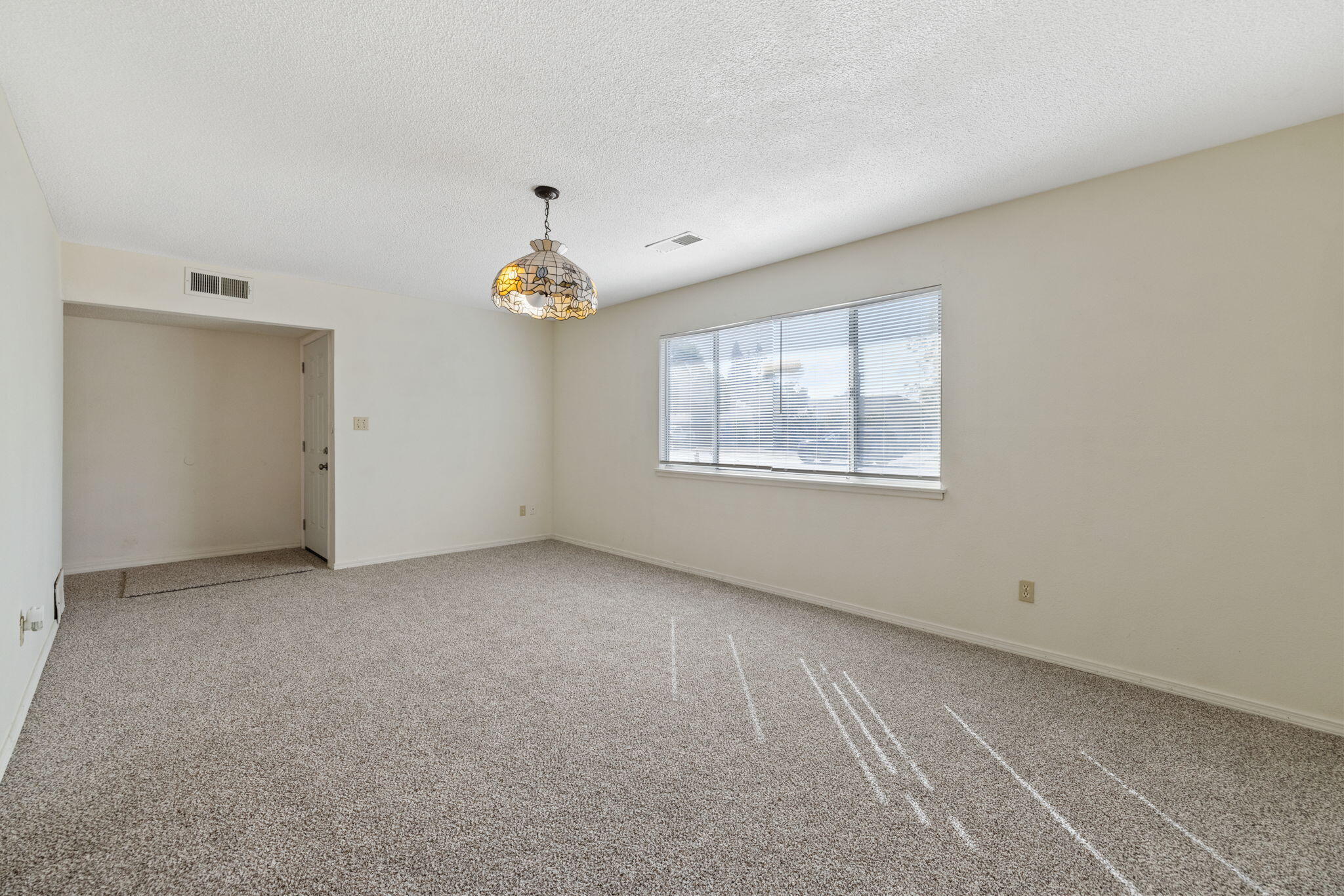 3124 W SW Tulare Ave, Visalia, CA 93277