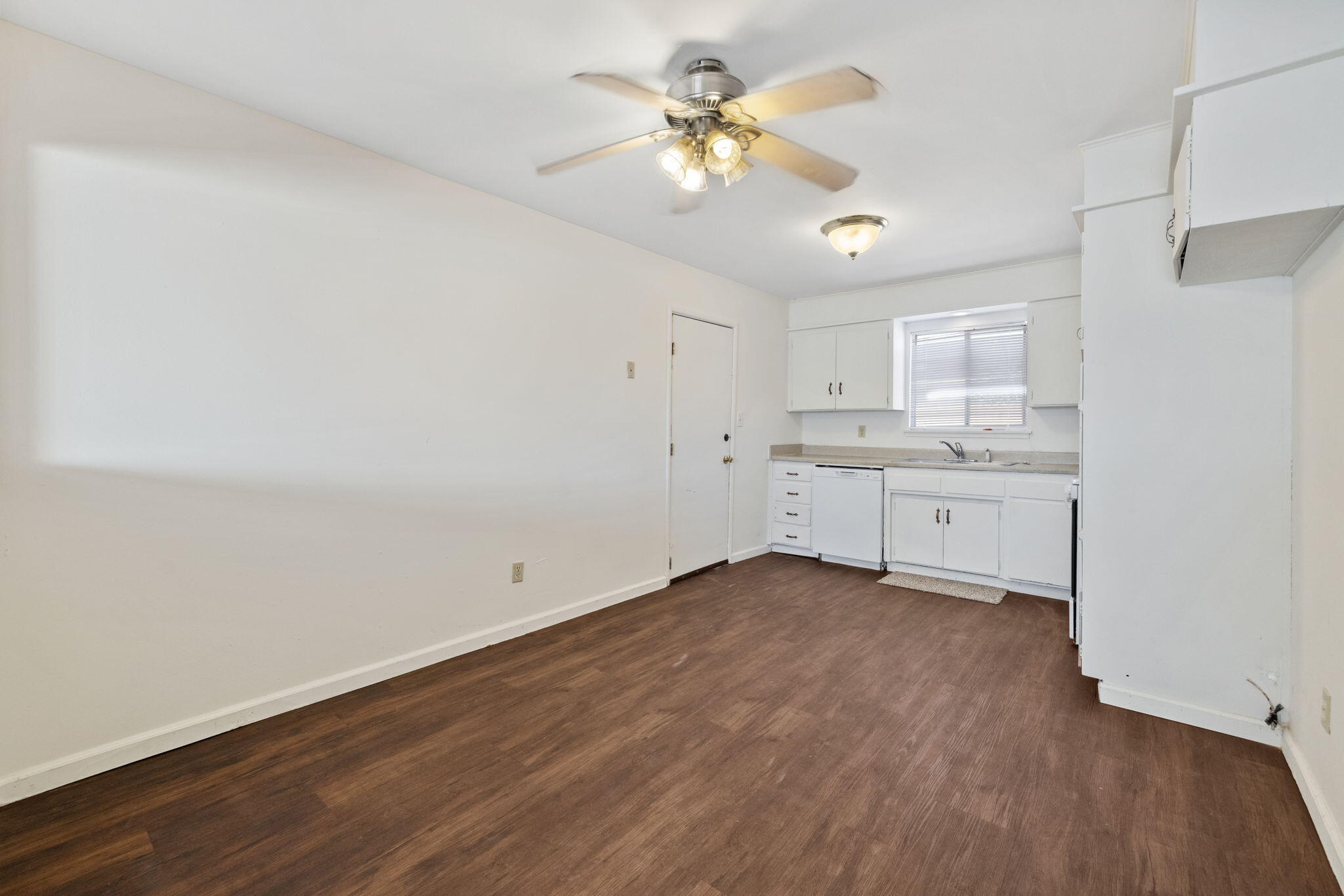 3124 W SW Tulare Ave, Visalia, CA 93277