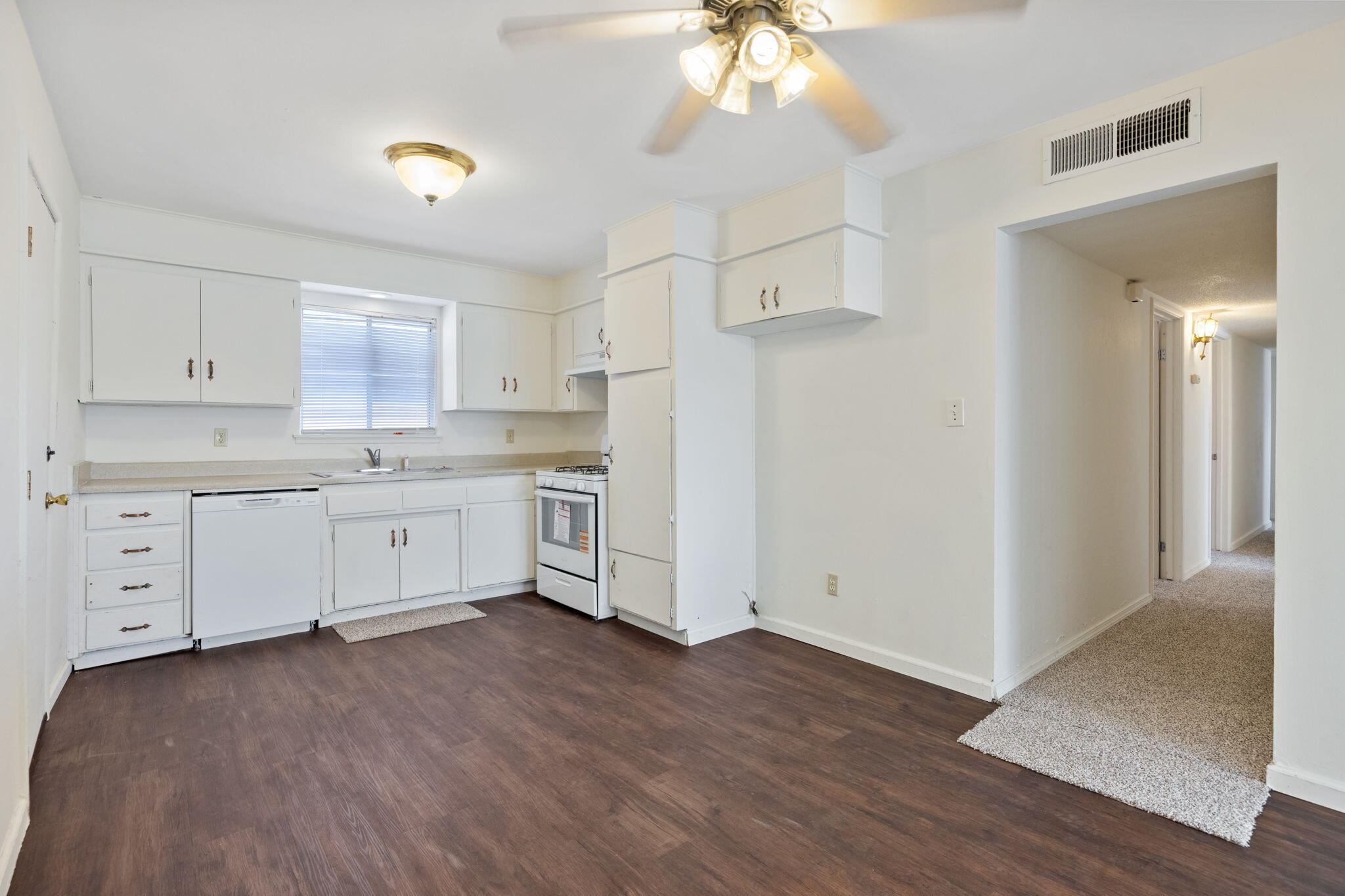 3124 W SW Tulare Ave, Visalia, CA 93277