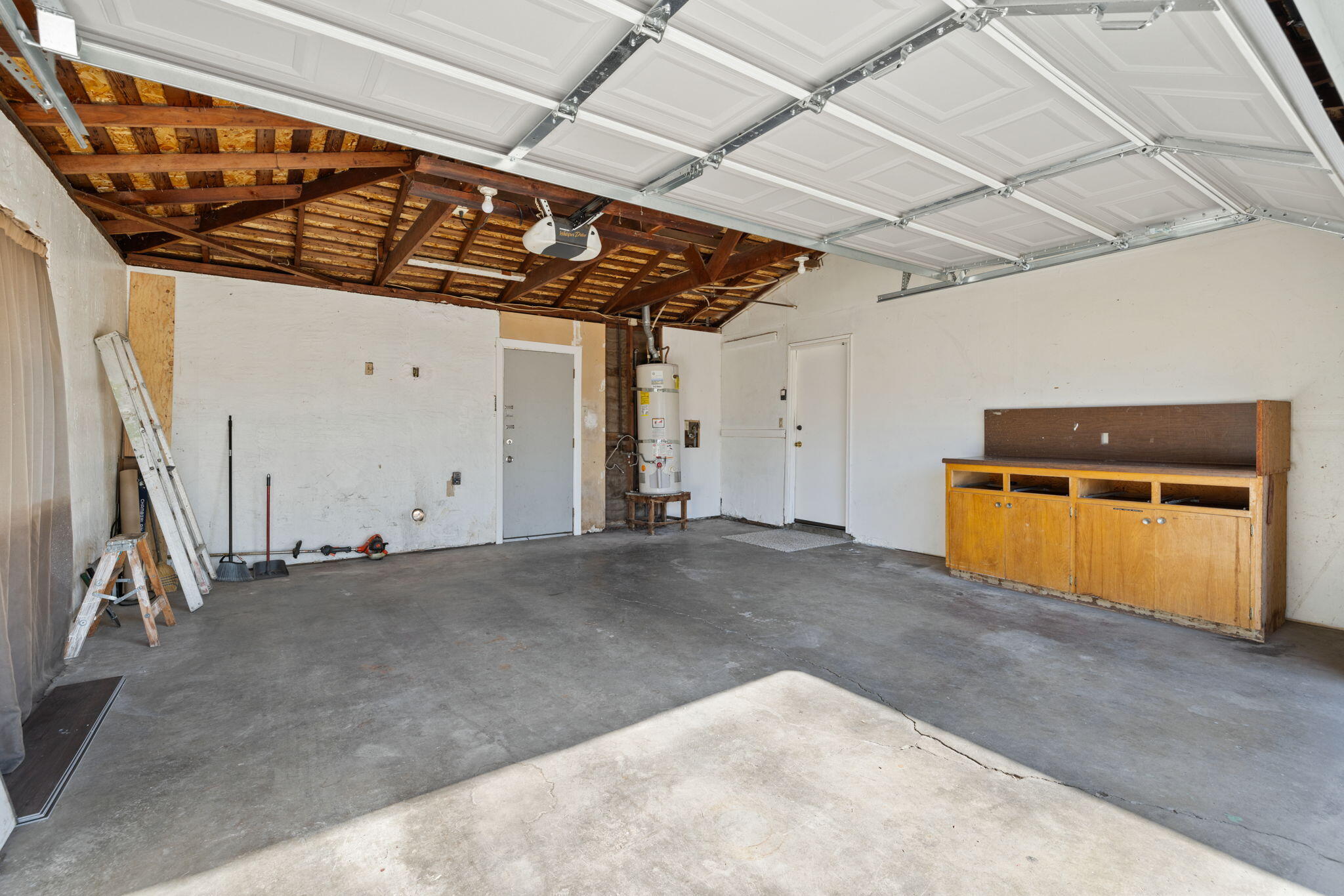 3124 W SW Tulare Ave, Visalia, CA 93277