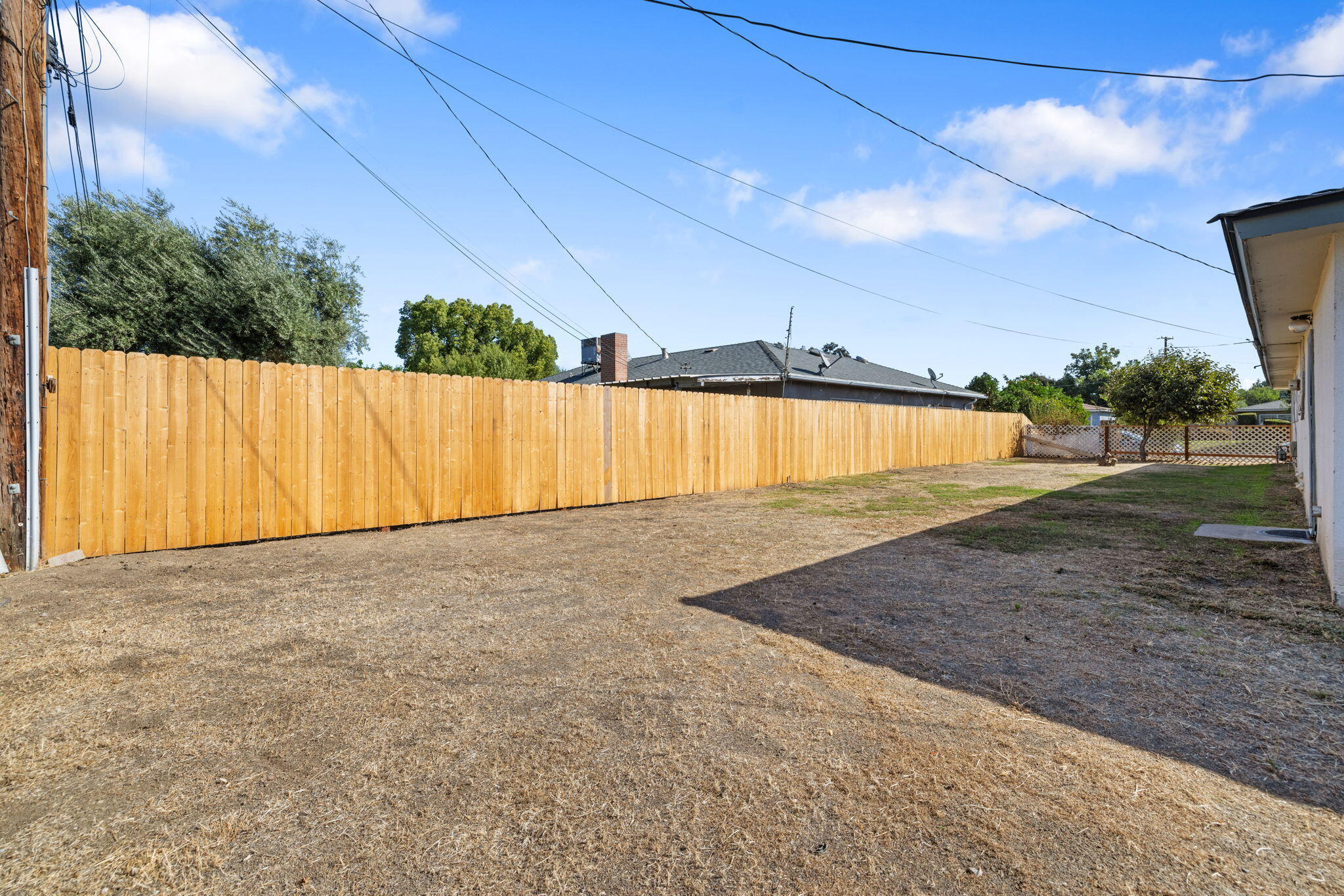 3124 W SW Tulare Ave, Visalia, CA 93277