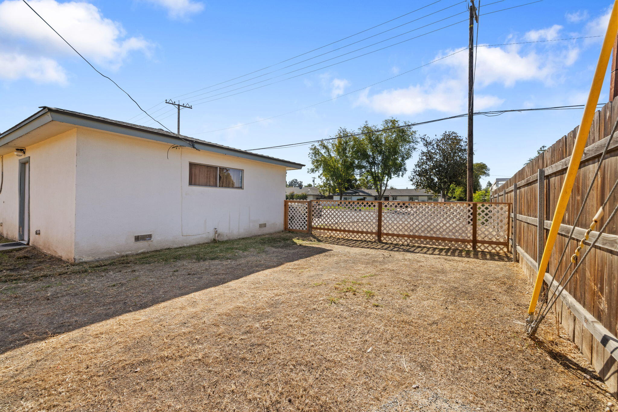 3124 W SW Tulare Ave, Visalia, CA 93277