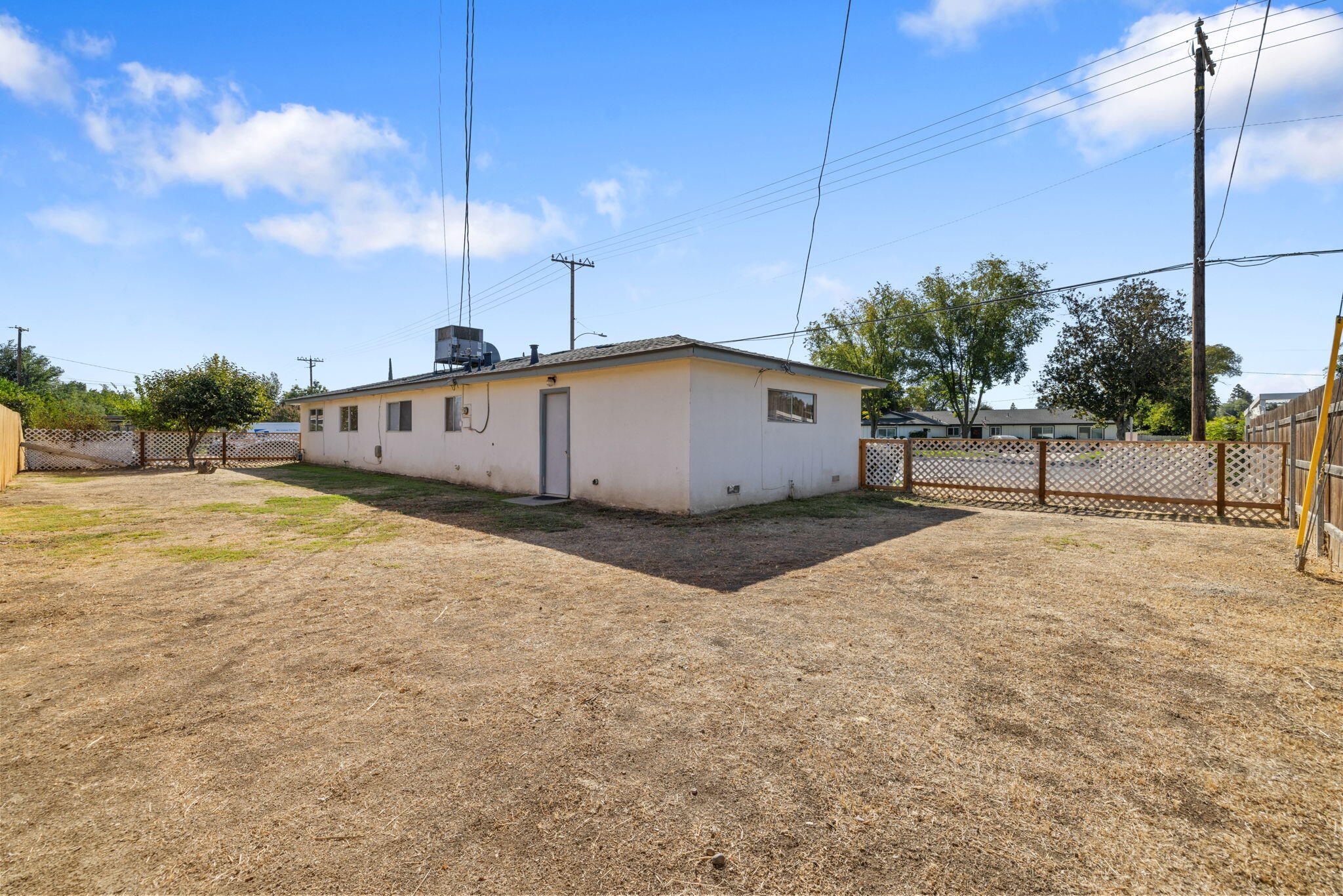 3124 W SW Tulare Ave, Visalia, CA 93277