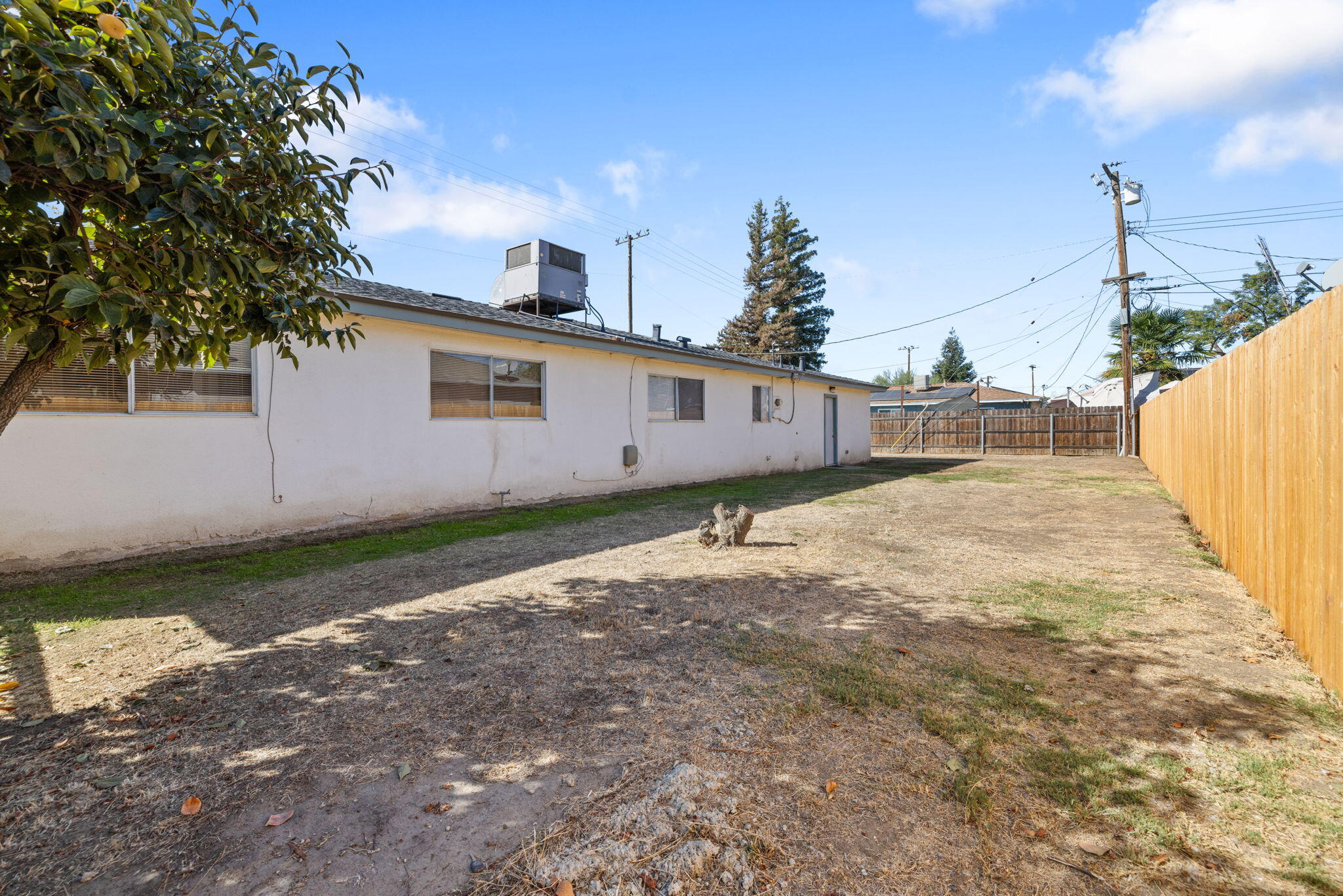 3124 W SW Tulare Ave, Visalia, CA 93277