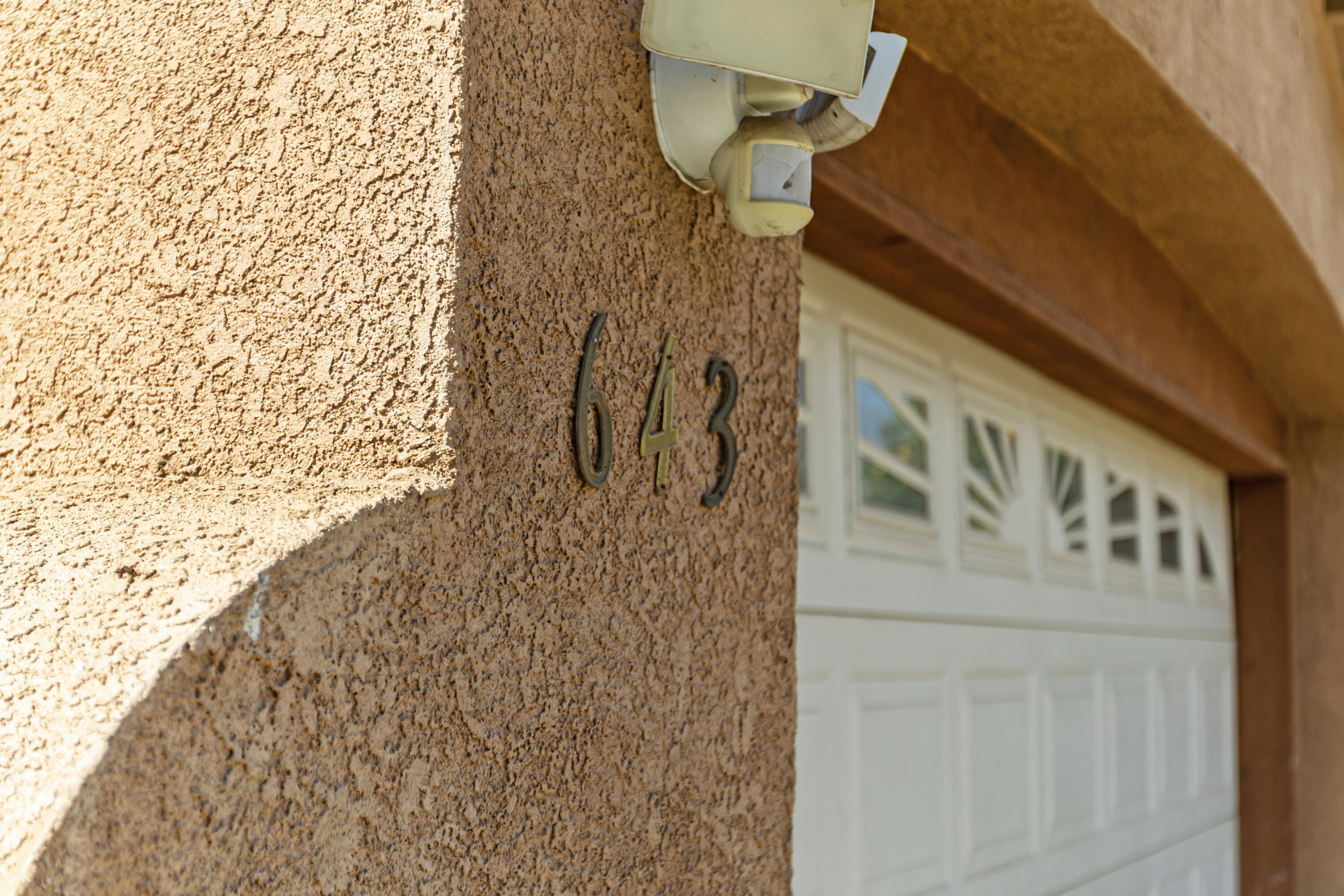 643 S Cloverleaf St, Porterville, CA 93257