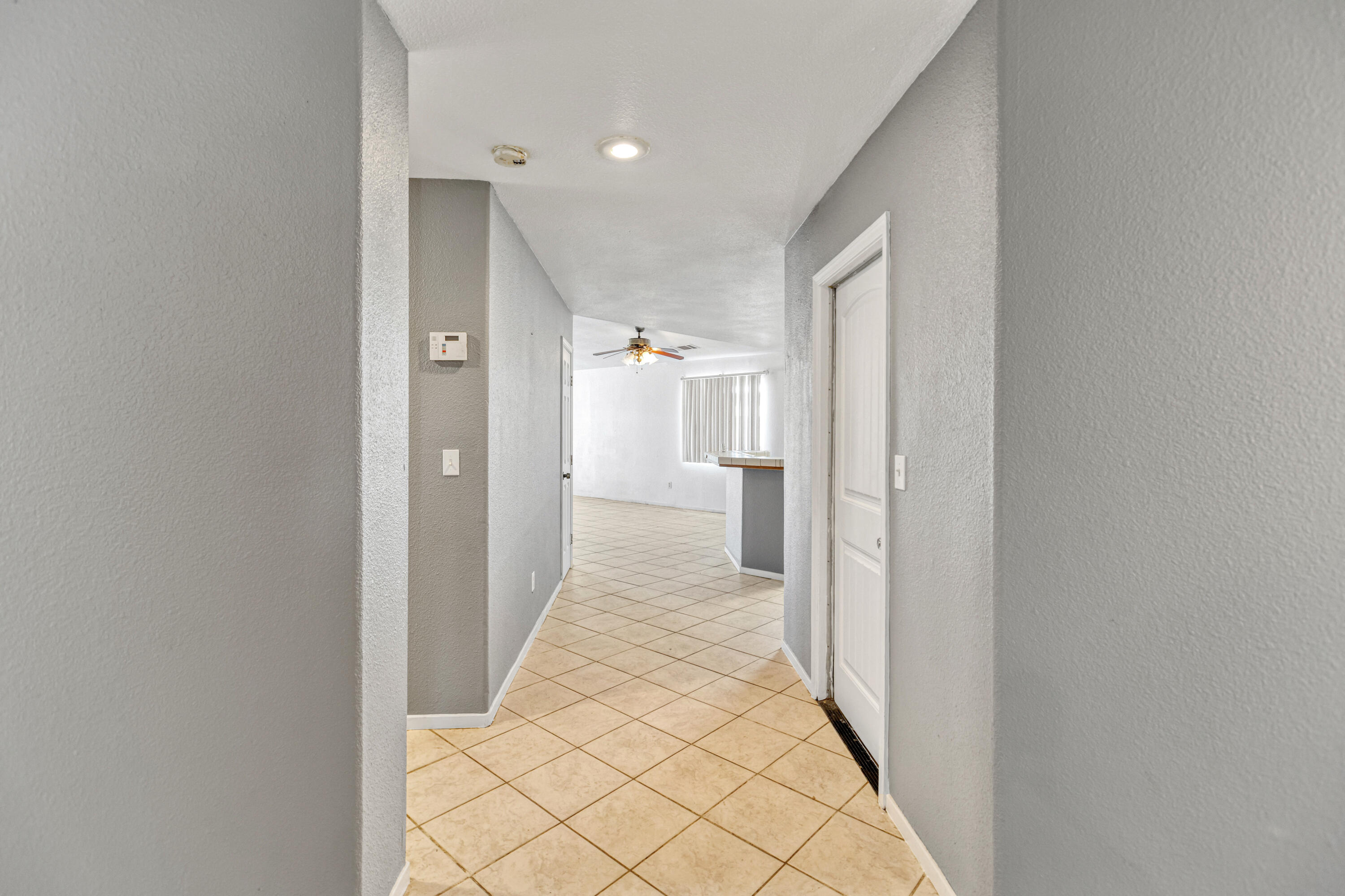 643 S Cloverleaf St, Porterville, CA 93257