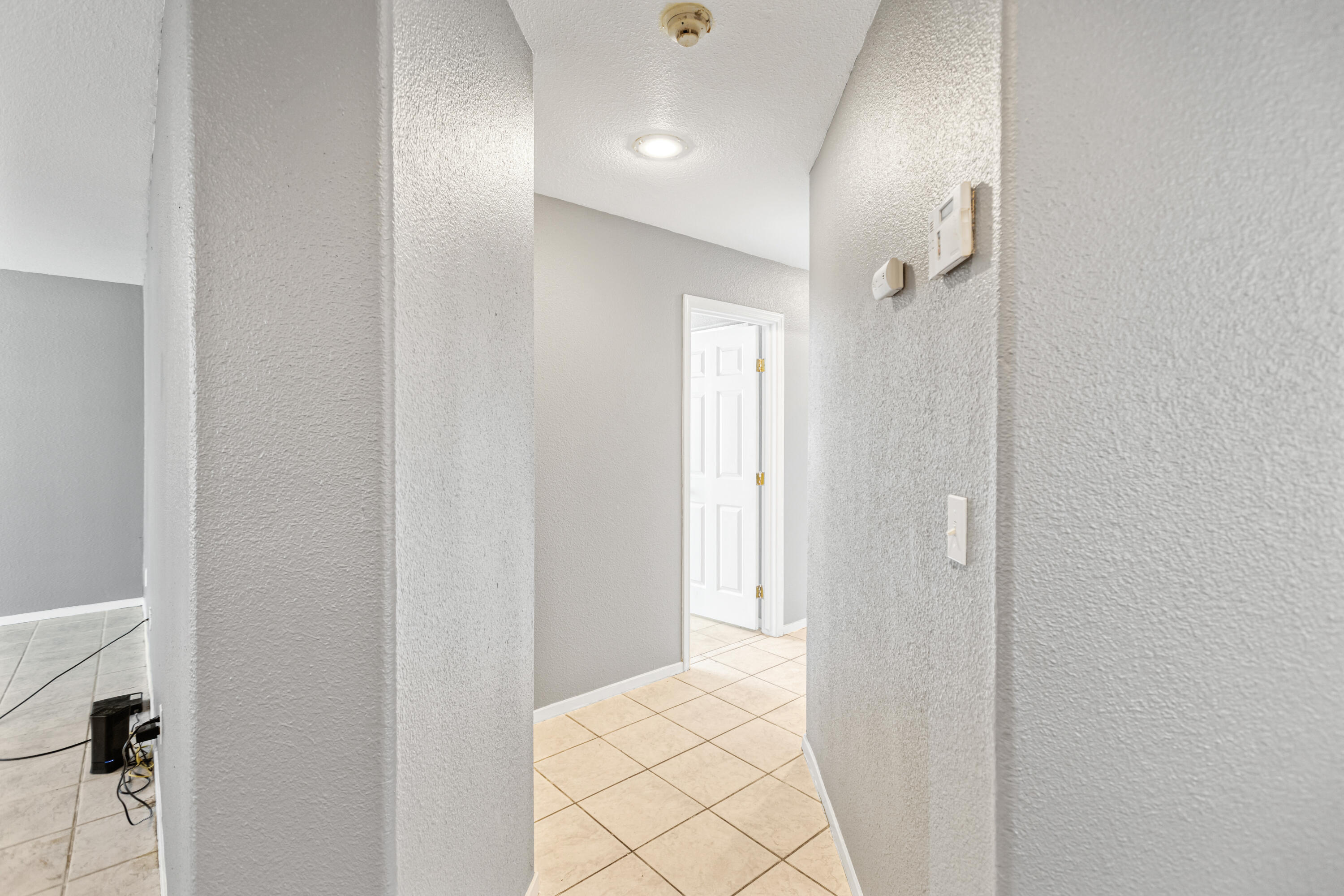 643 S Cloverleaf St, Porterville, CA 93257