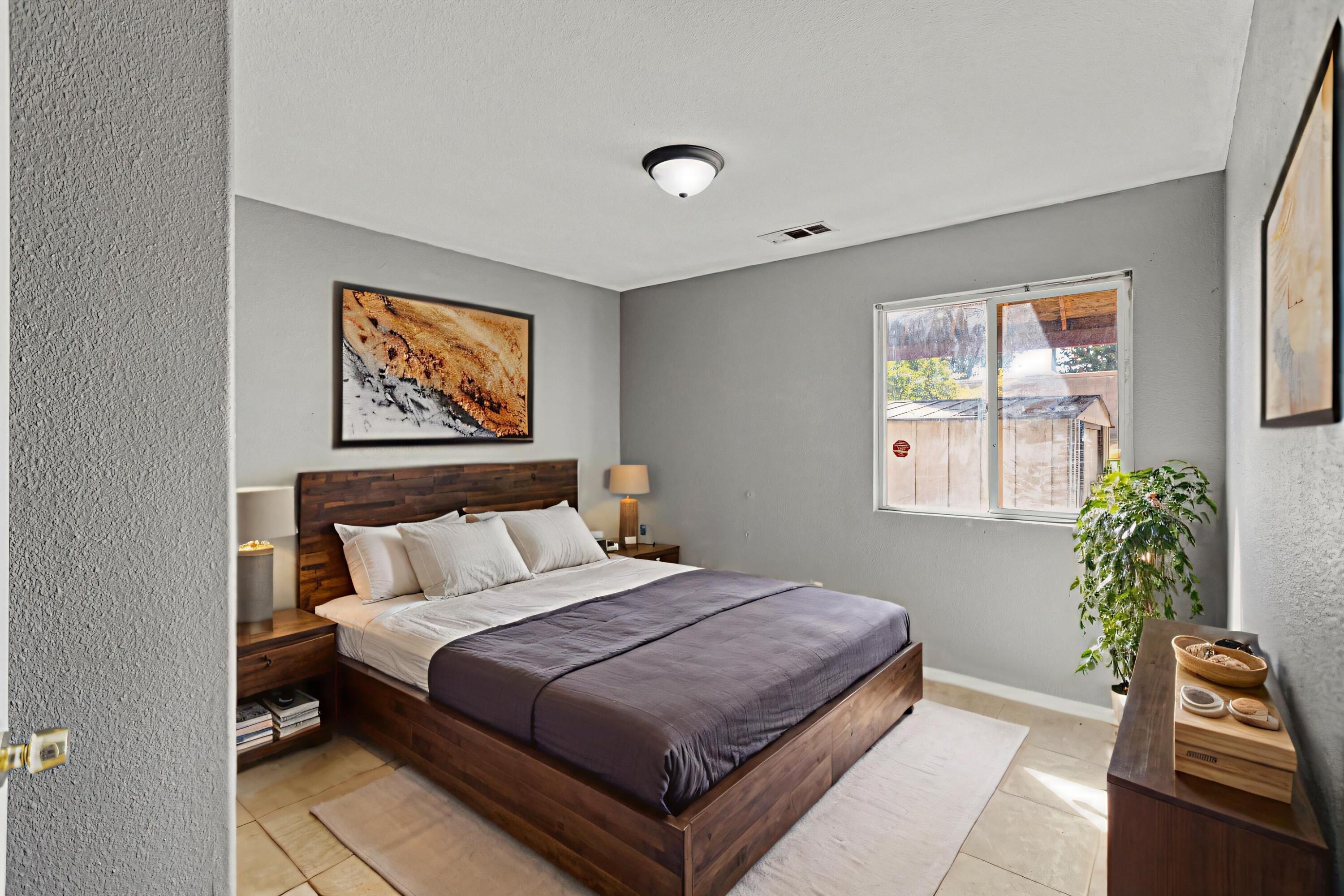 643 S Cloverleaf St, Porterville, CA 93257