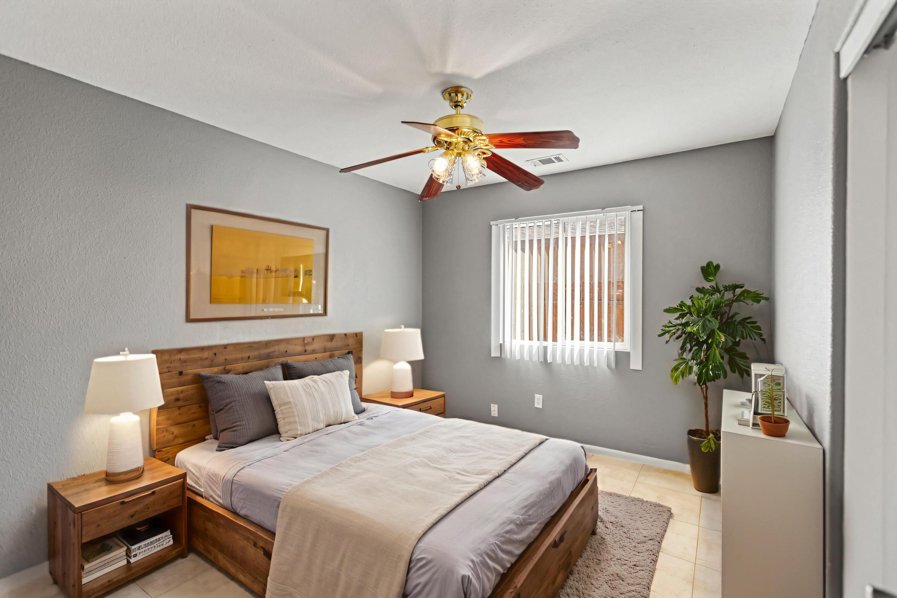 643 S Cloverleaf St, Porterville, CA 93257