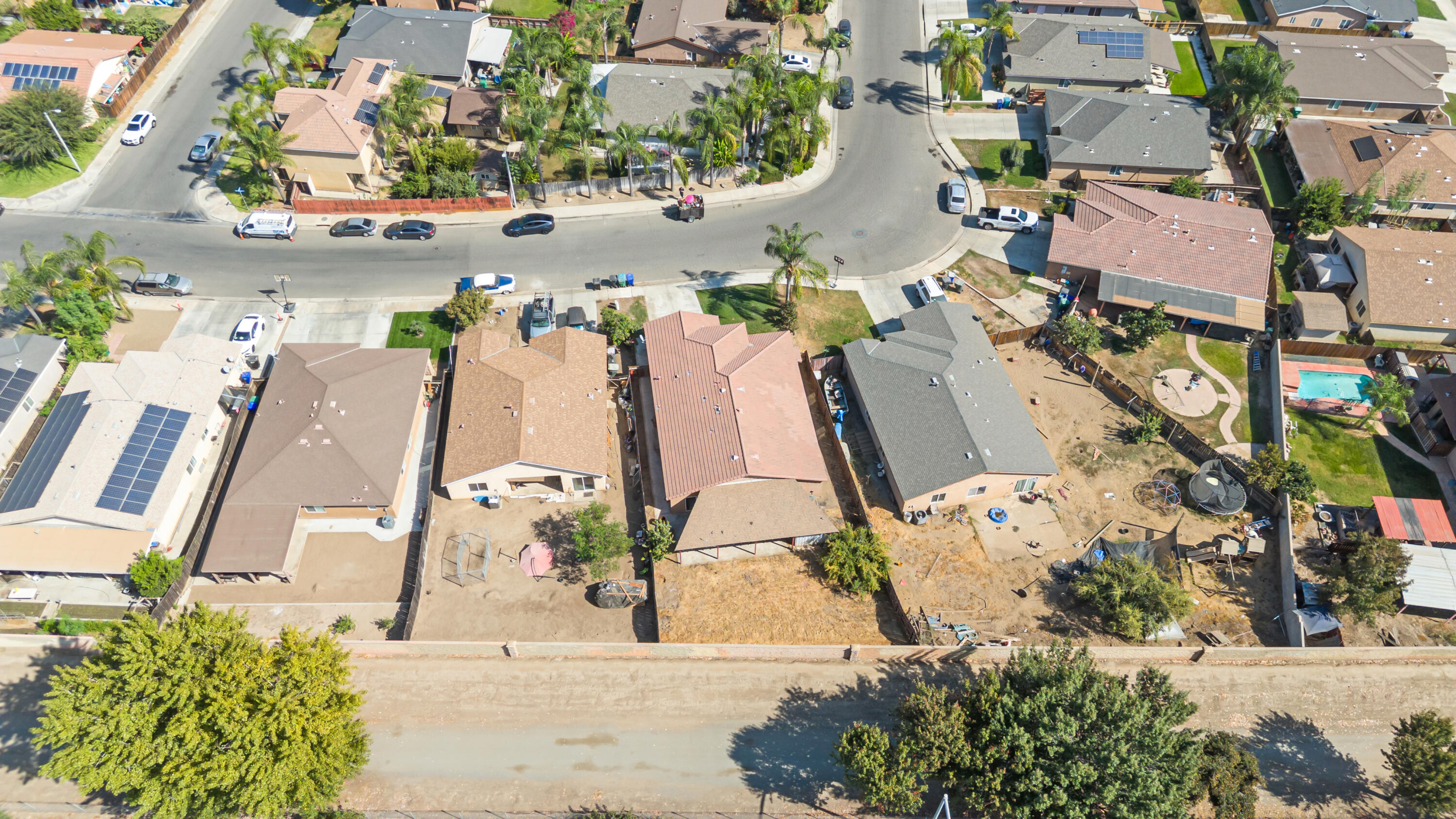 643 S Cloverleaf St, Porterville, CA 93257