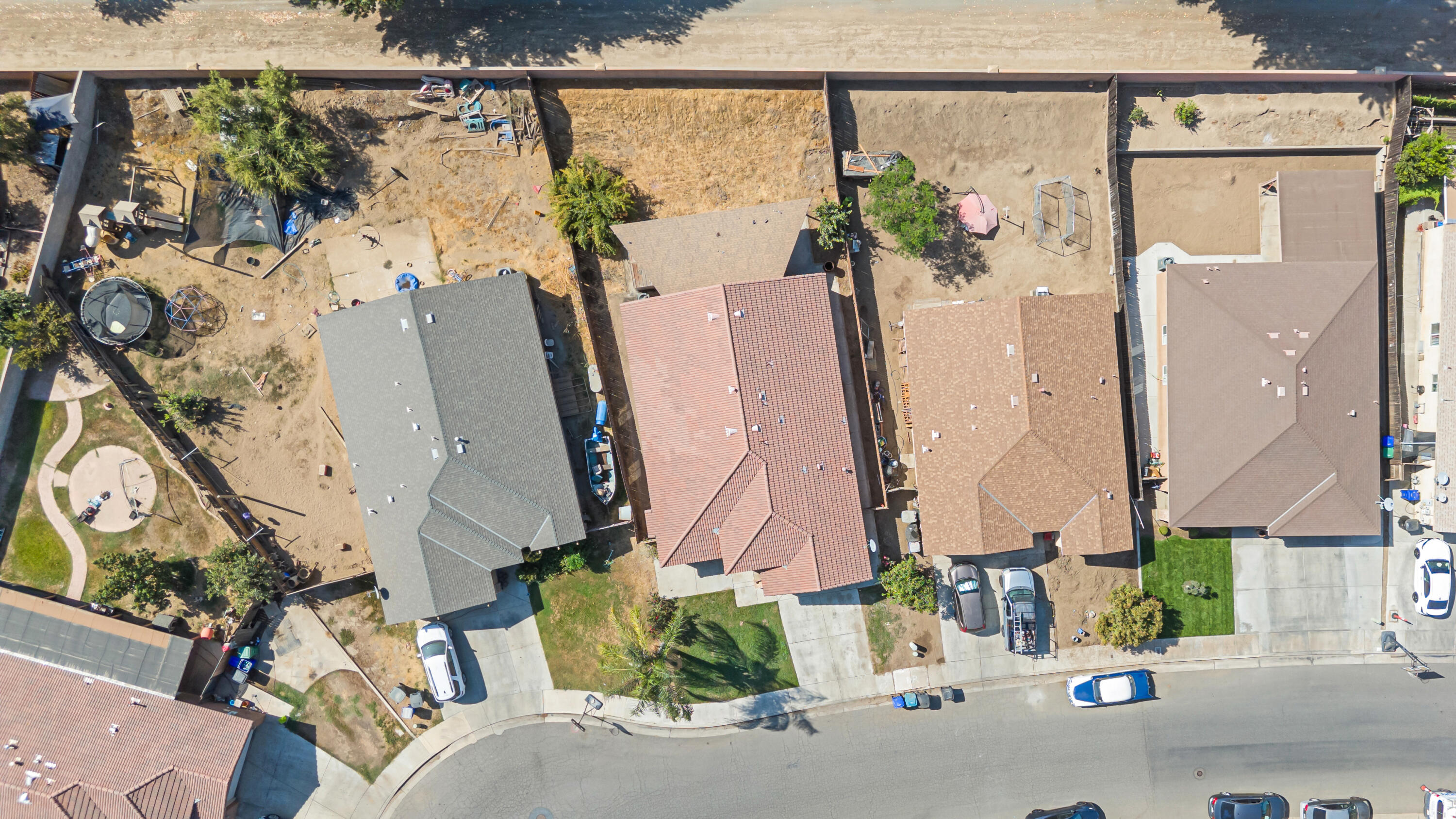 643 S Cloverleaf St, Porterville, CA 93257