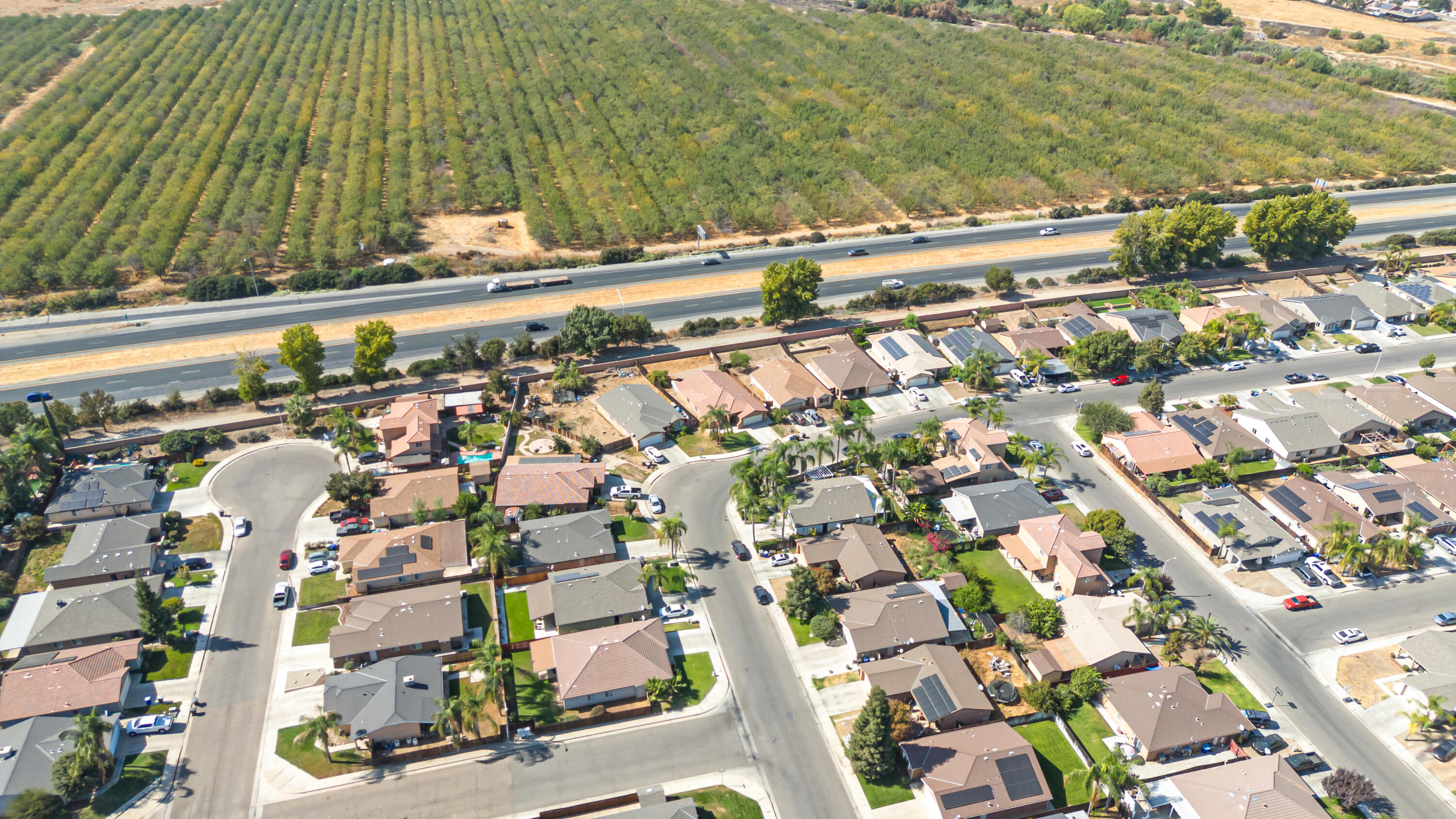 643 S Cloverleaf St, Porterville, CA 93257