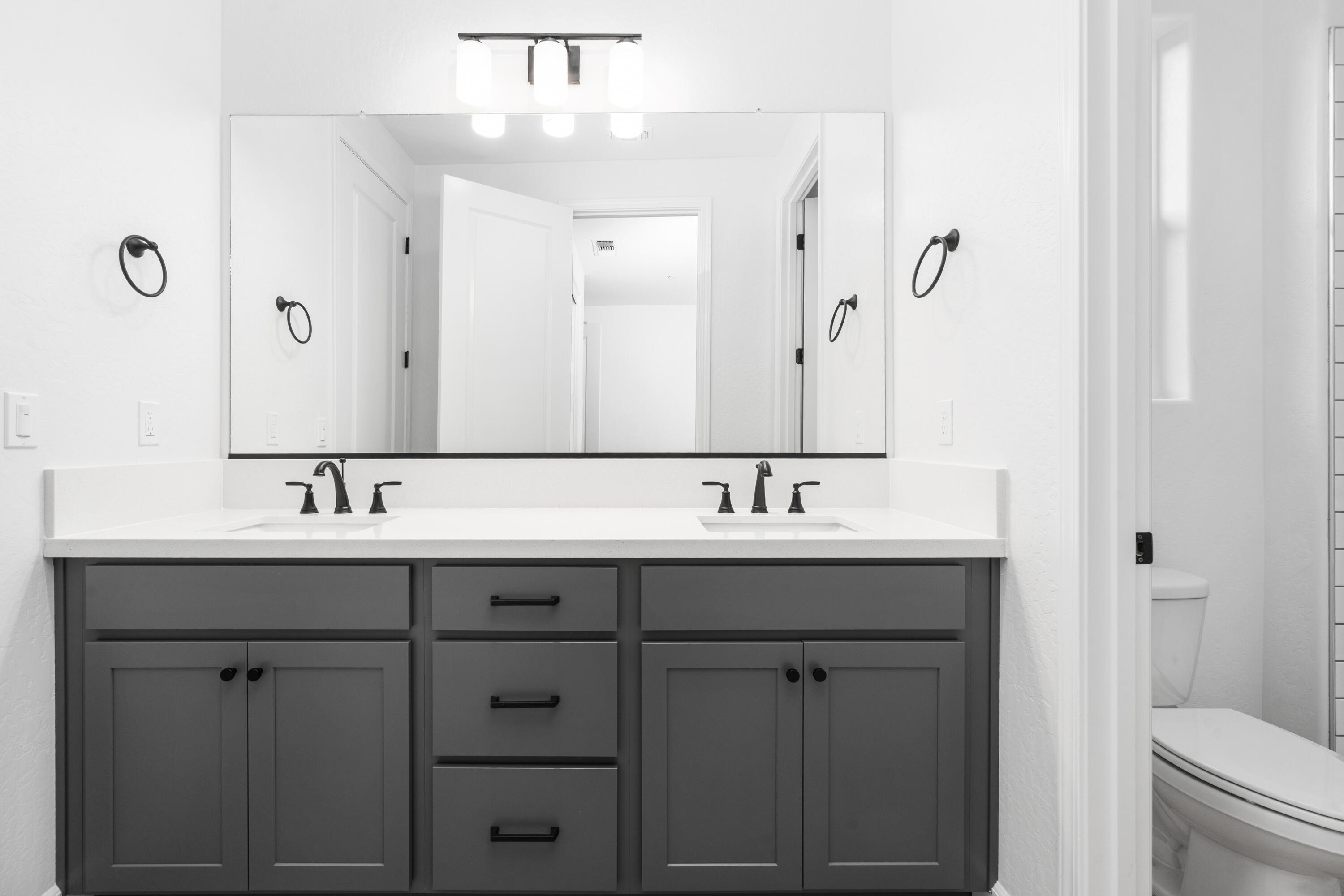 6511 W Wood Dr #Lot1047, Visalia, CA 93277