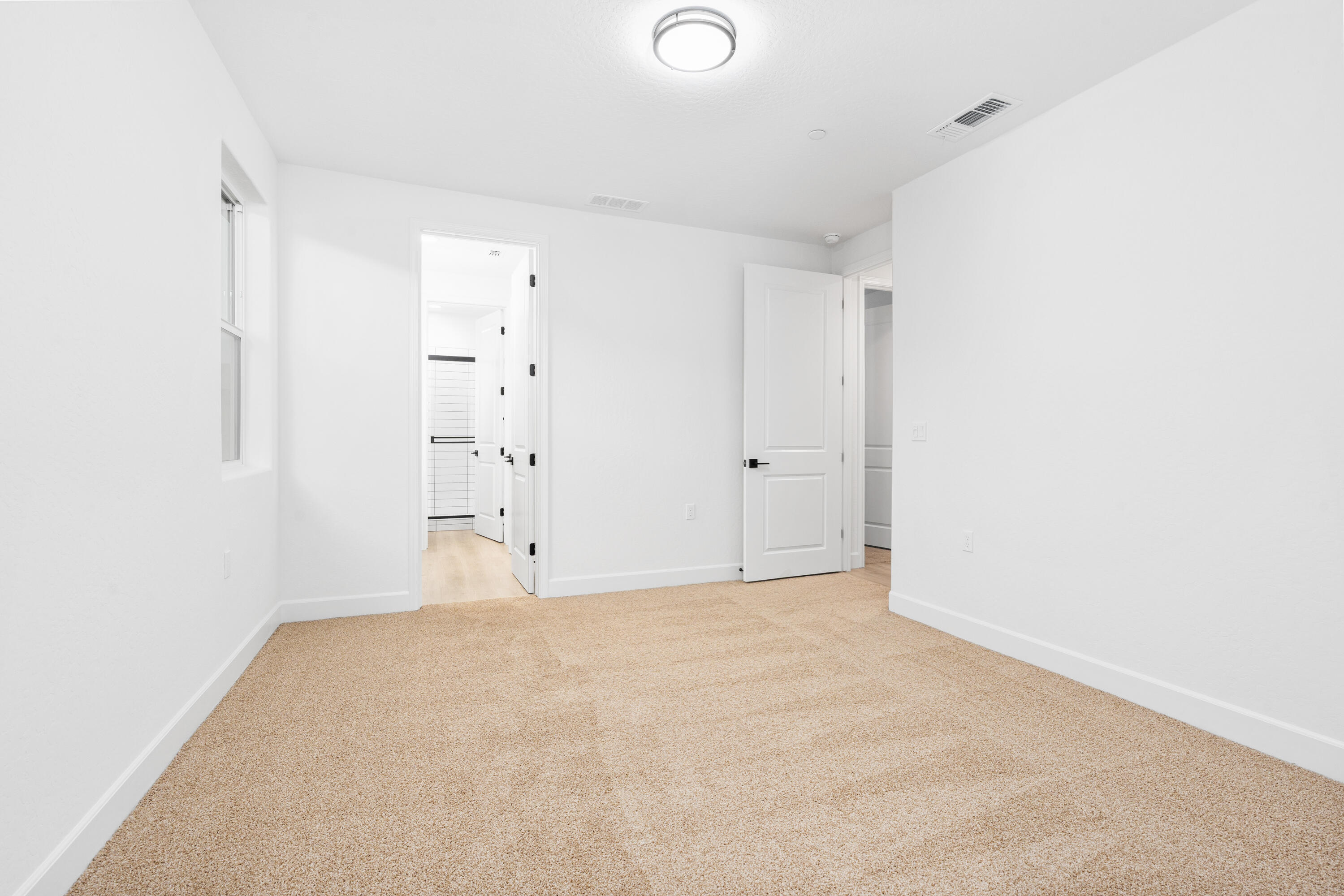 6511 W Wood Dr #Lot1047, Visalia, CA 93277