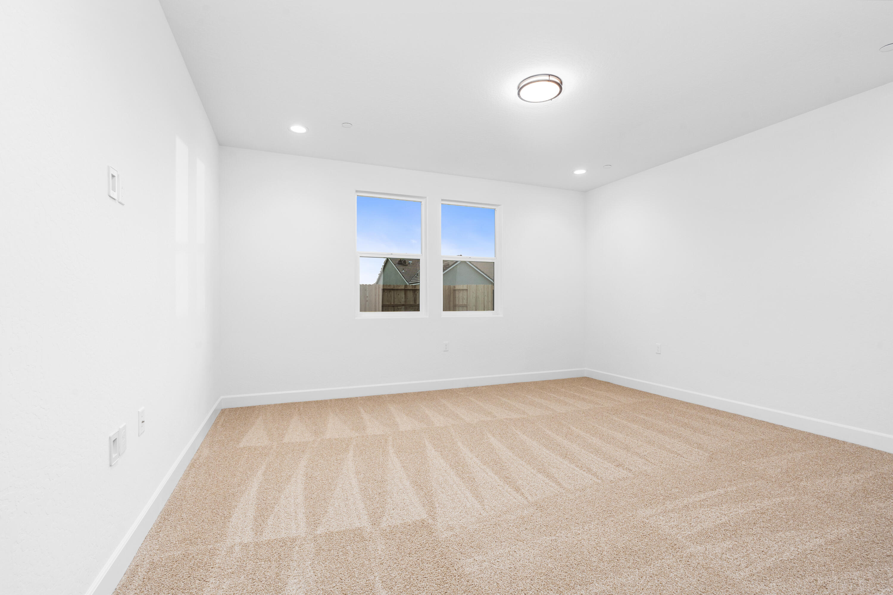 6511 W Wood Dr #Lot1047, Visalia, CA 93277