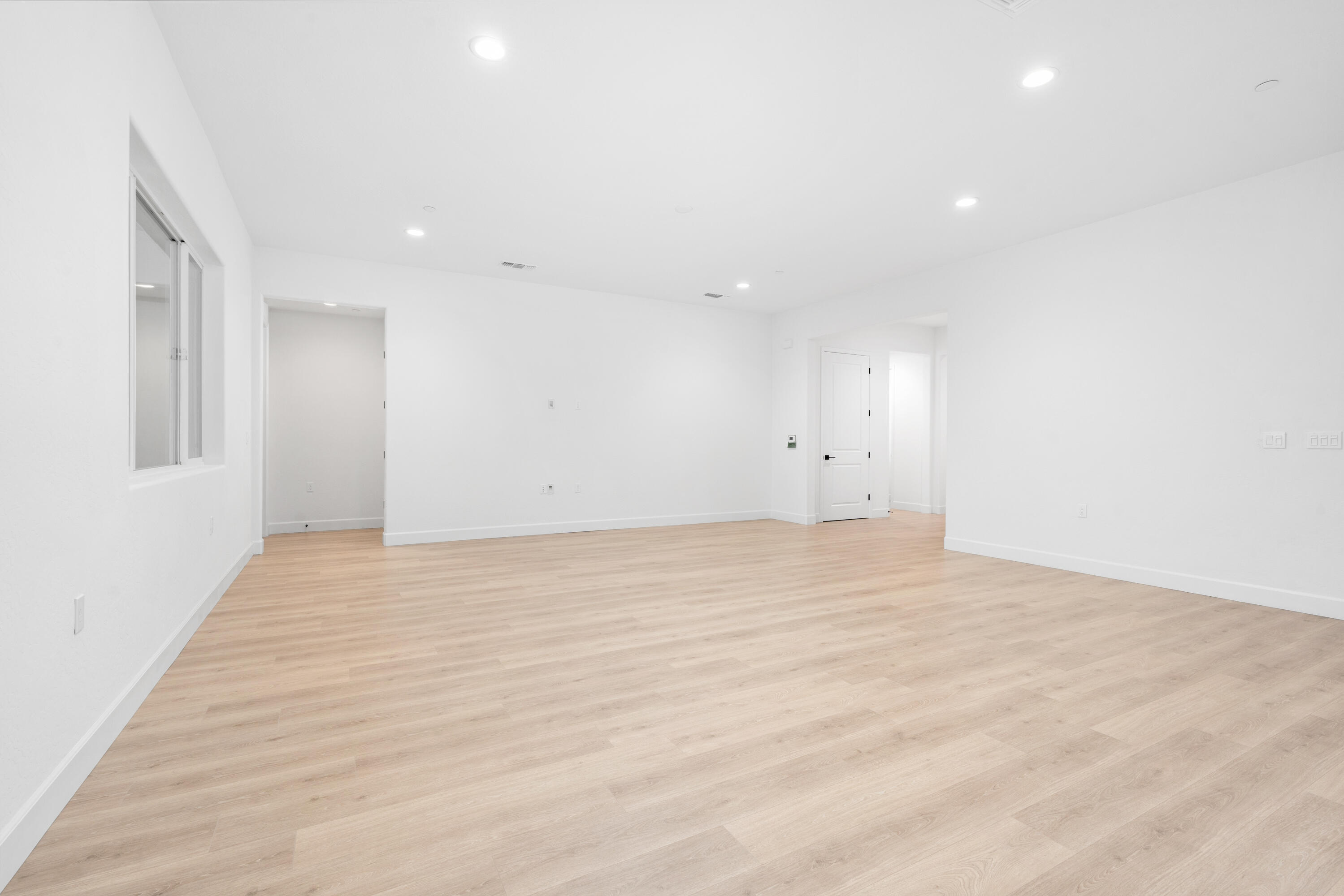 6511 W Wood Dr #Lot1047, Visalia, CA 93277