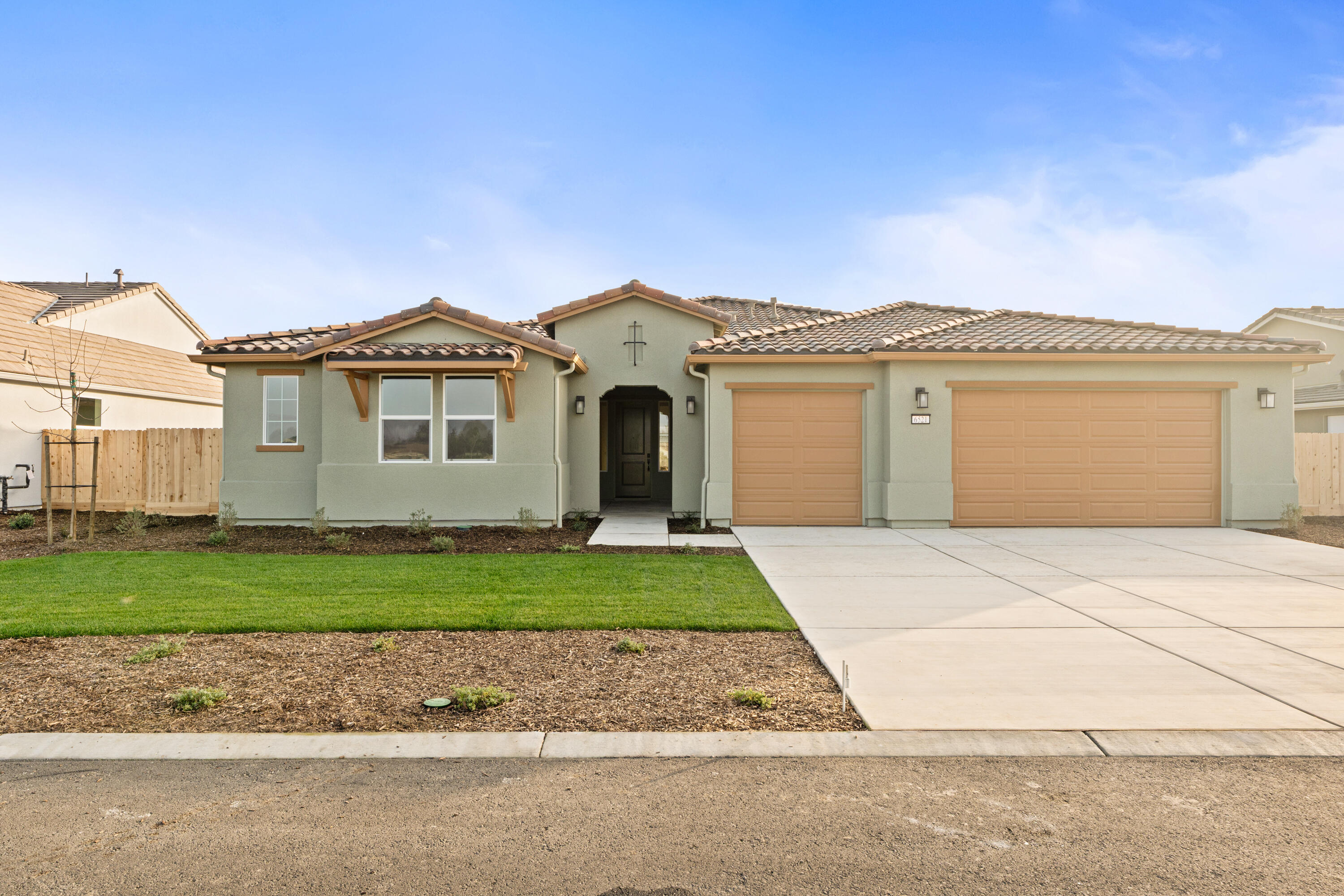 6521 W Wood Dr #Lot1048, Visalia, CA 93277
