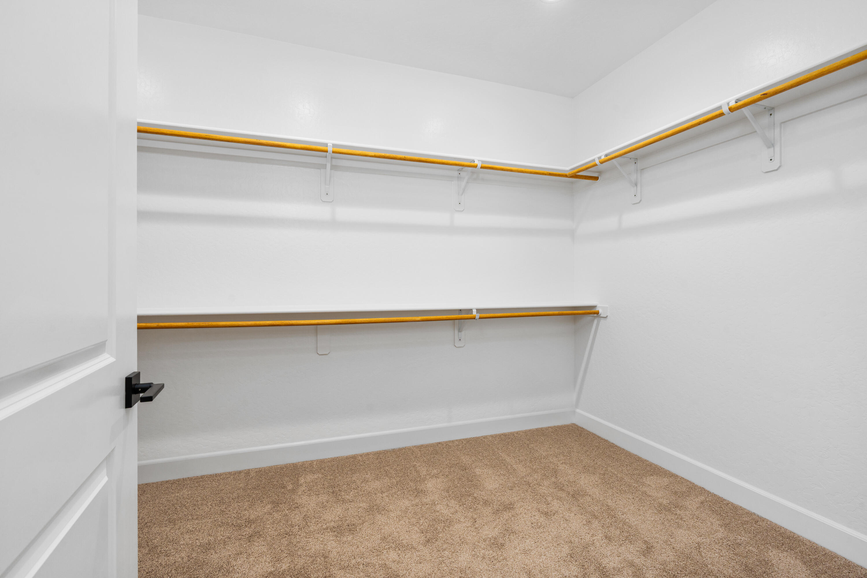 6521 W Wood Dr #Lot1048, Visalia, CA 93277