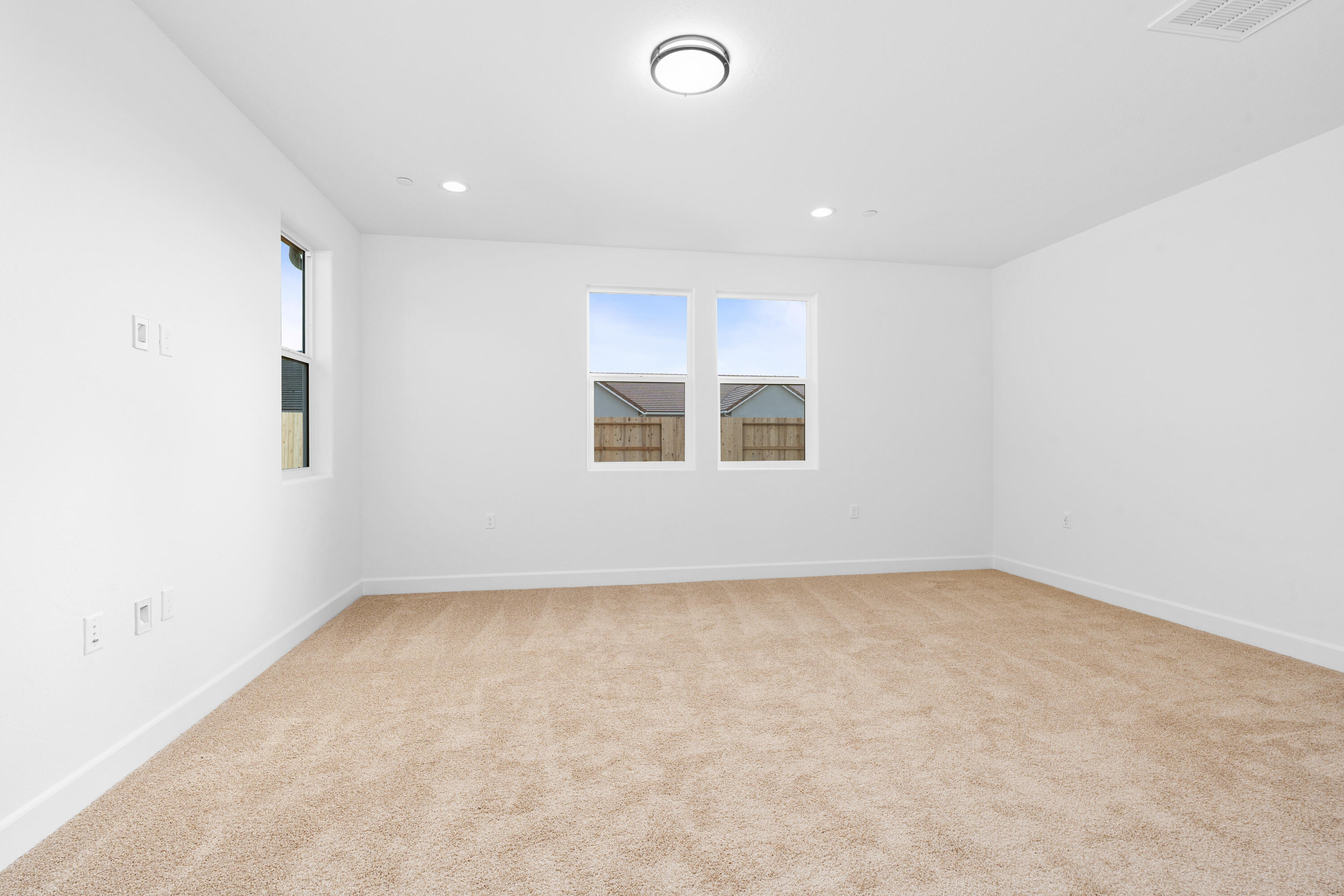 6521 W Wood Dr #Lot1048, Visalia, CA 93277