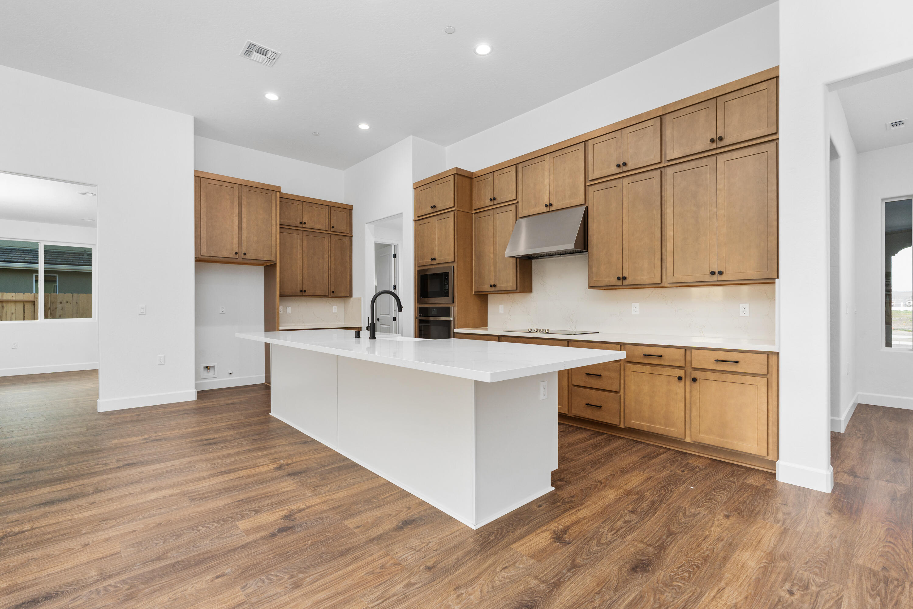 6521 W Wood Dr #Lot1048, Visalia, CA 93277