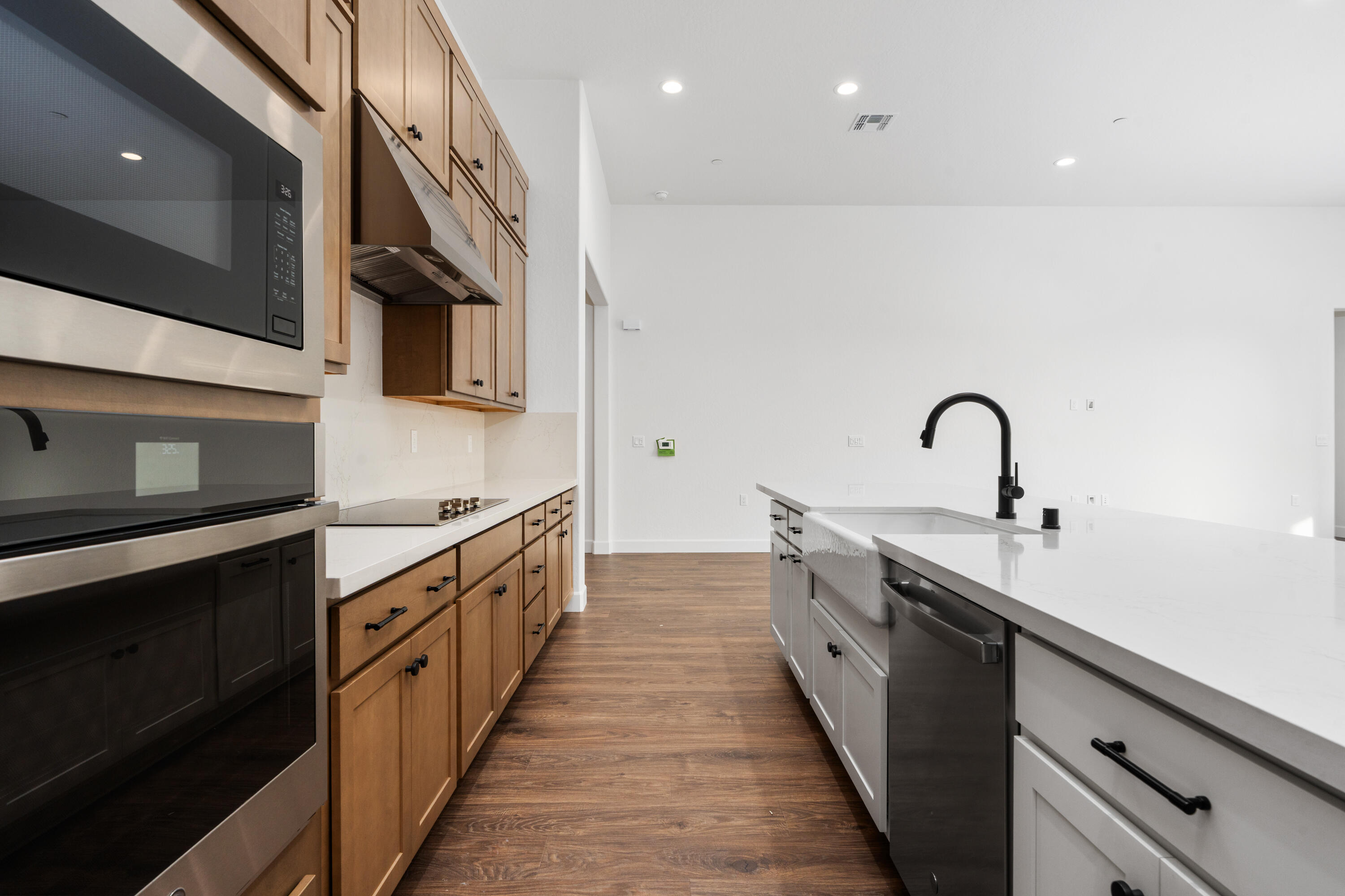 6521 W Wood Dr #Lot1048, Visalia, CA 93277