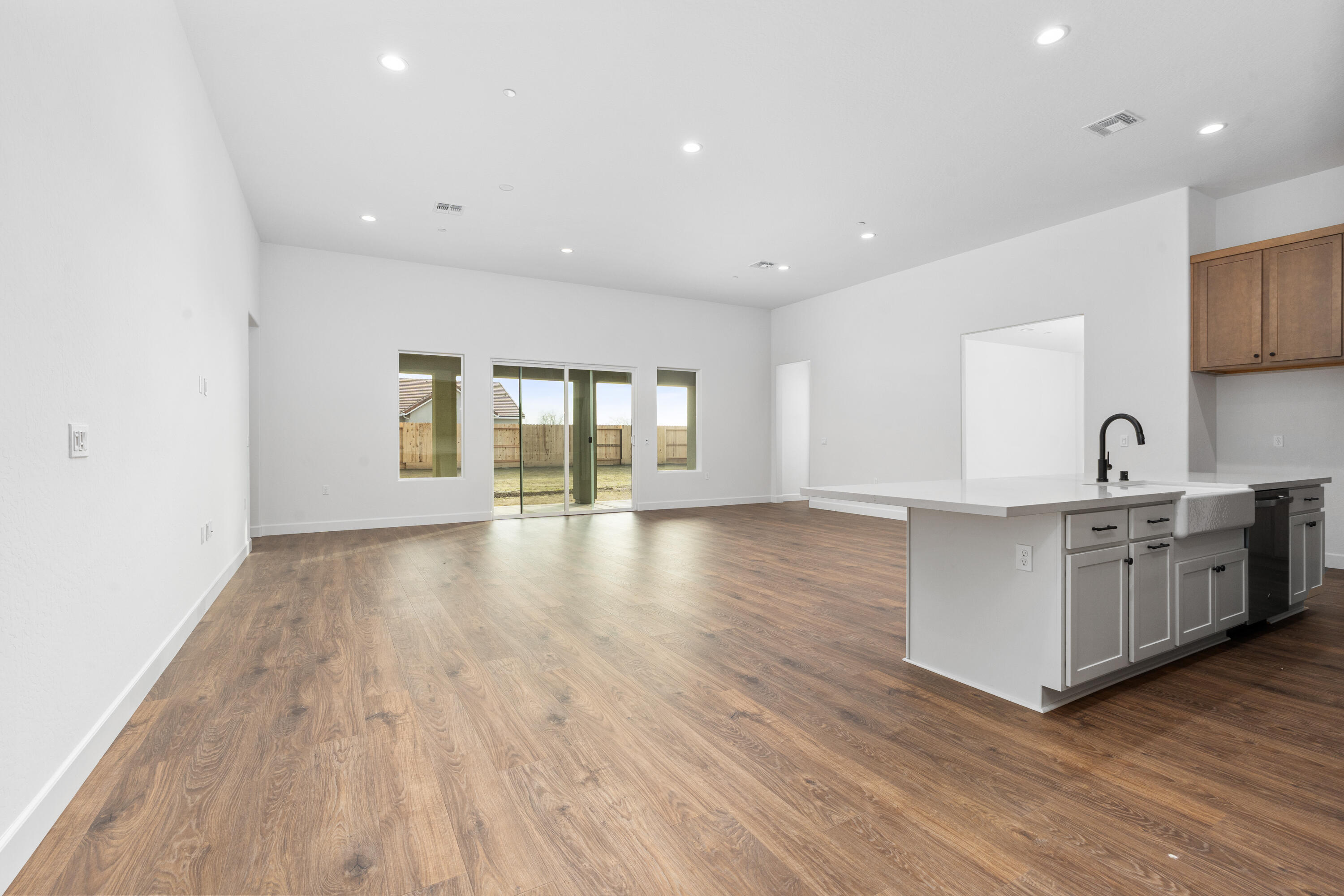 6521 W Wood Dr #Lot1048, Visalia, CA 93277