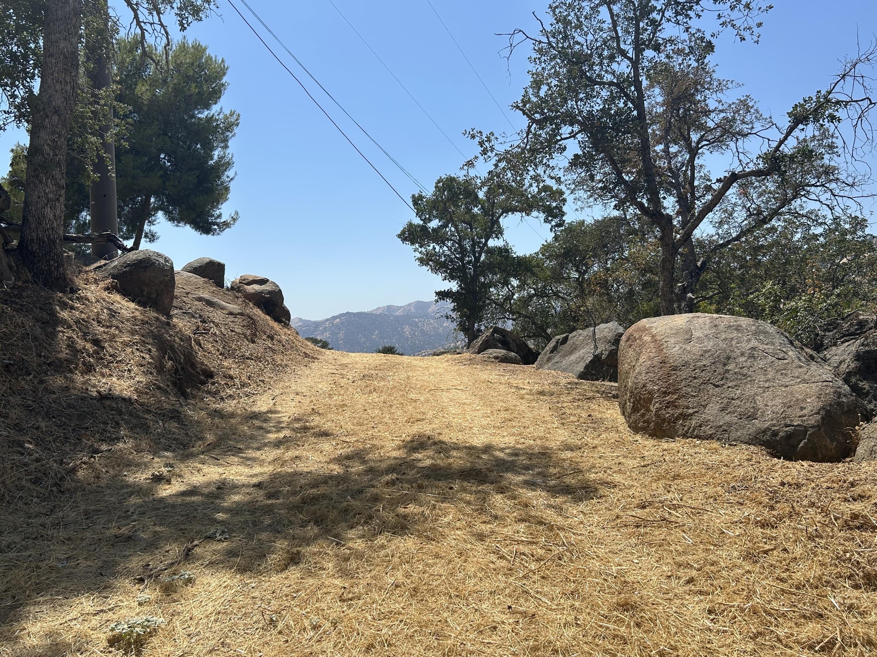 0 Oak Grove Dr, Three Rivers, CA 93271