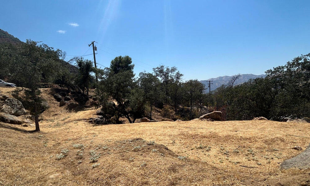 0 Oak Grove Dr, Three Rivers, CA 93271