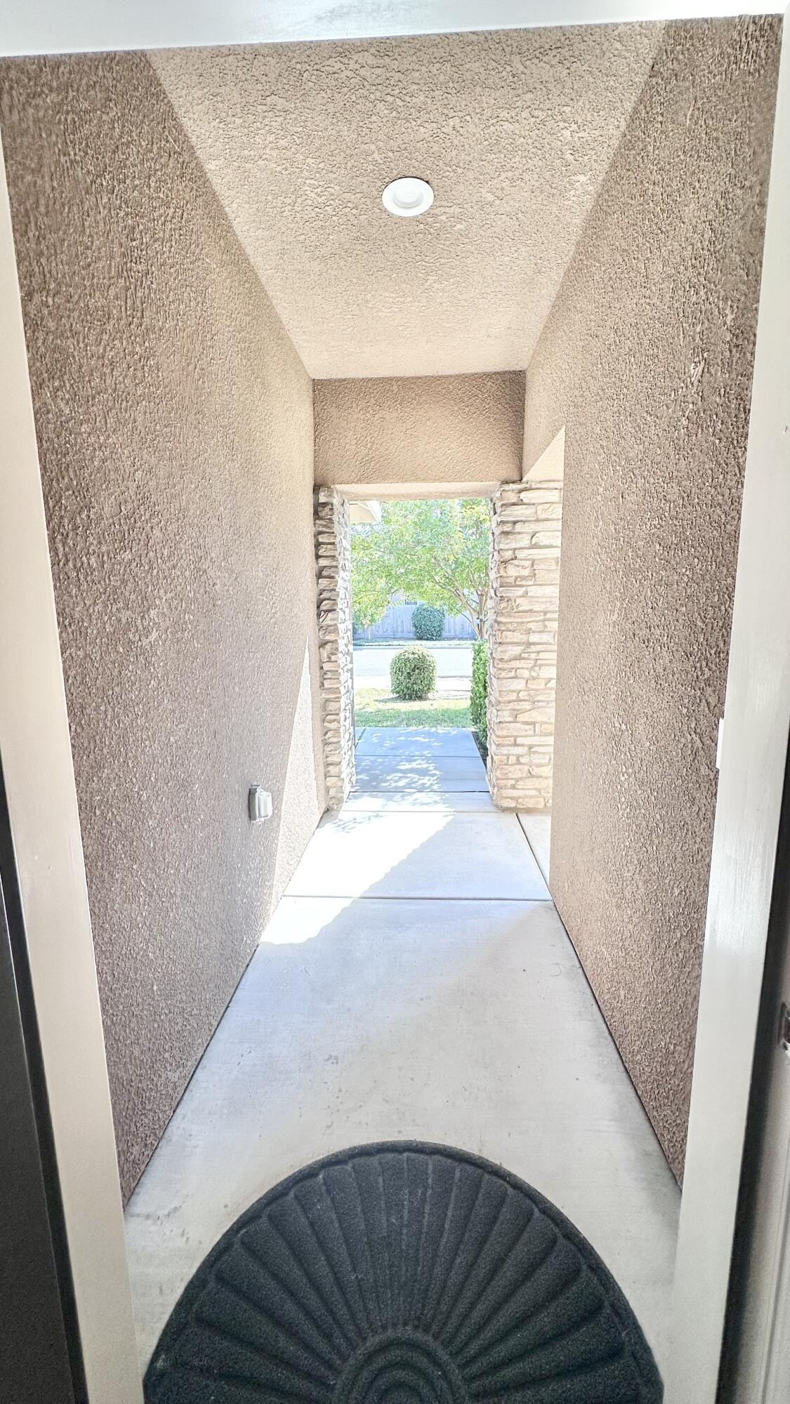 2228 E Four Creeks Ave, Visalia, CA 93292