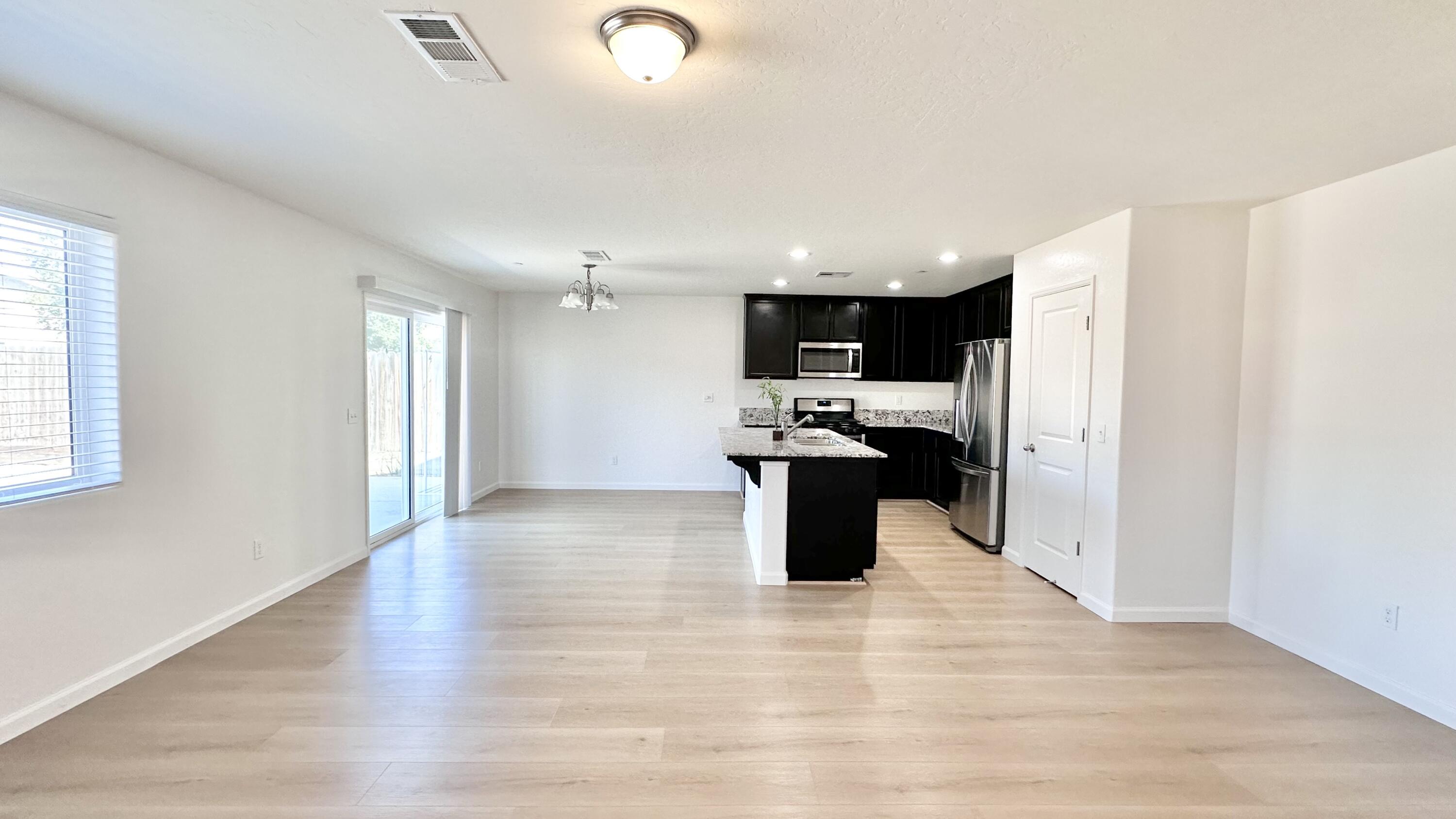 2228 E Four Creeks Ave, Visalia, CA 93292