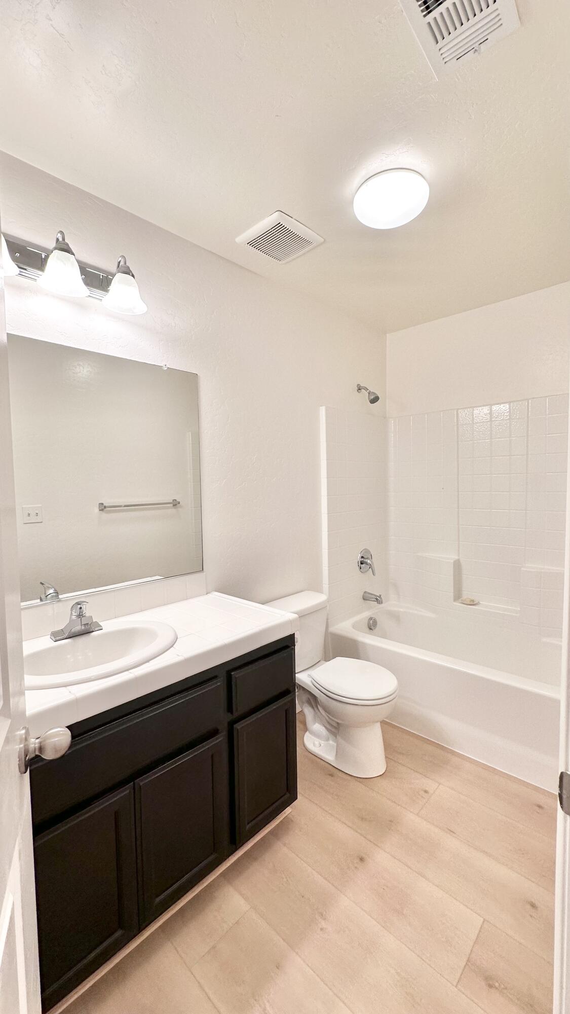 2228 E Four Creeks Ave, Visalia, CA 93292