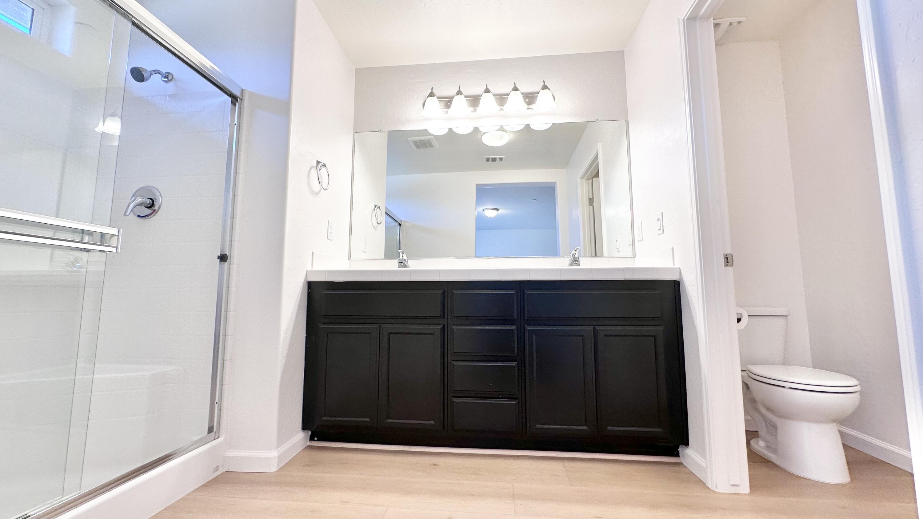 2228 E Four Creeks Ave, Visalia, CA 93292