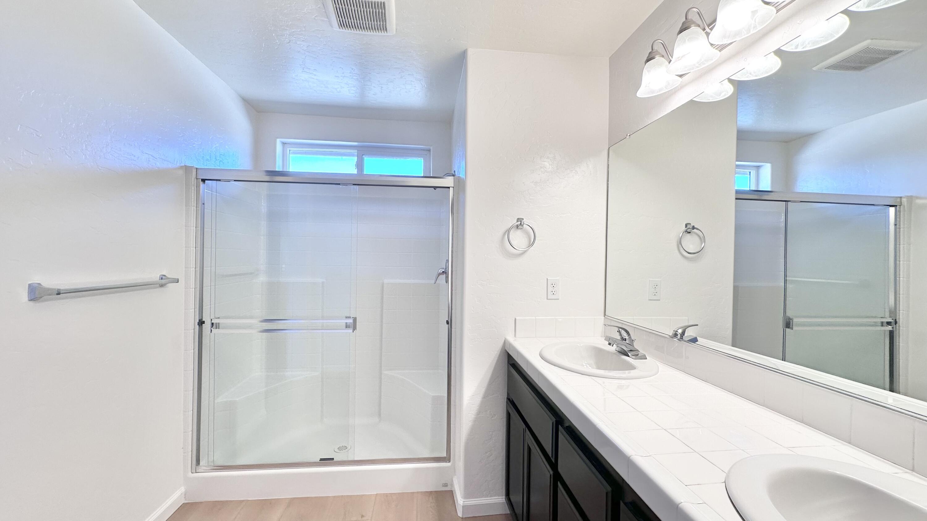 2228 E Four Creeks Ave, Visalia, CA 93292