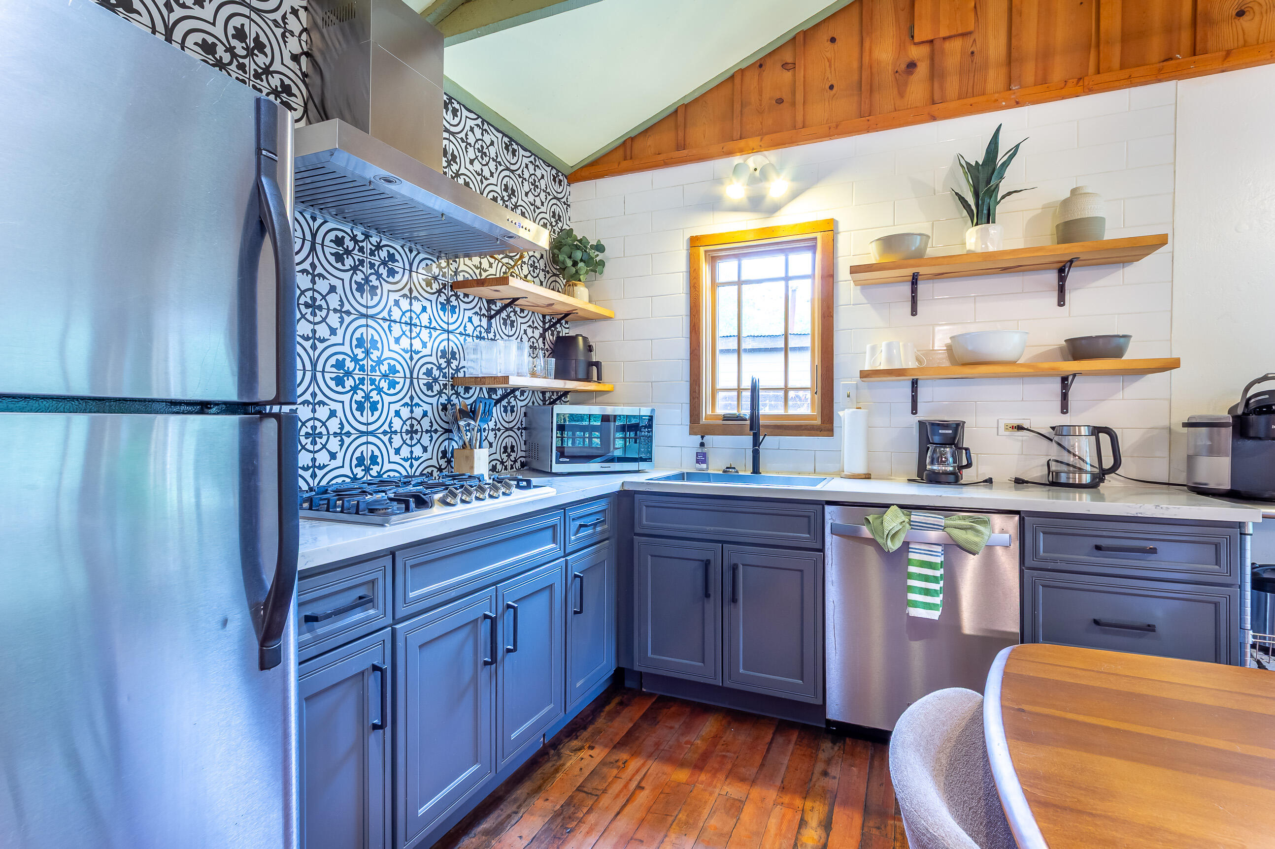 44609 Dinely Dr, Three Rivers, CA 93271