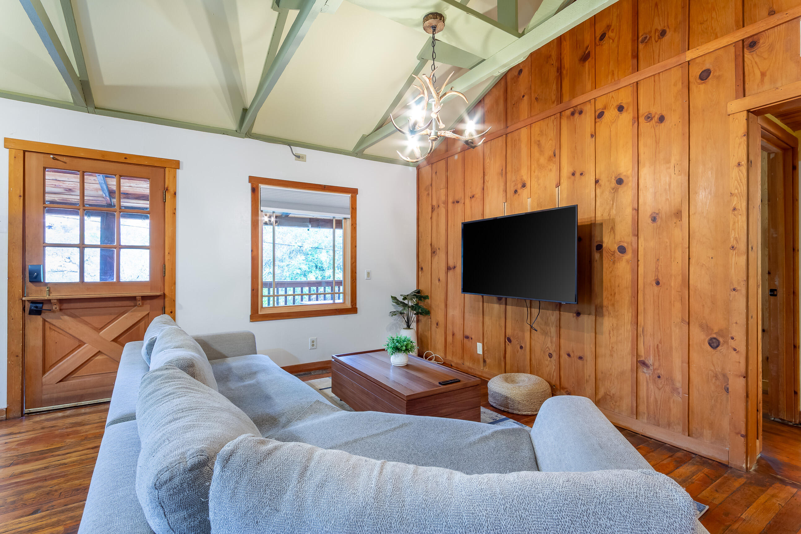 44609 Dinely Dr, Three Rivers, CA 93271